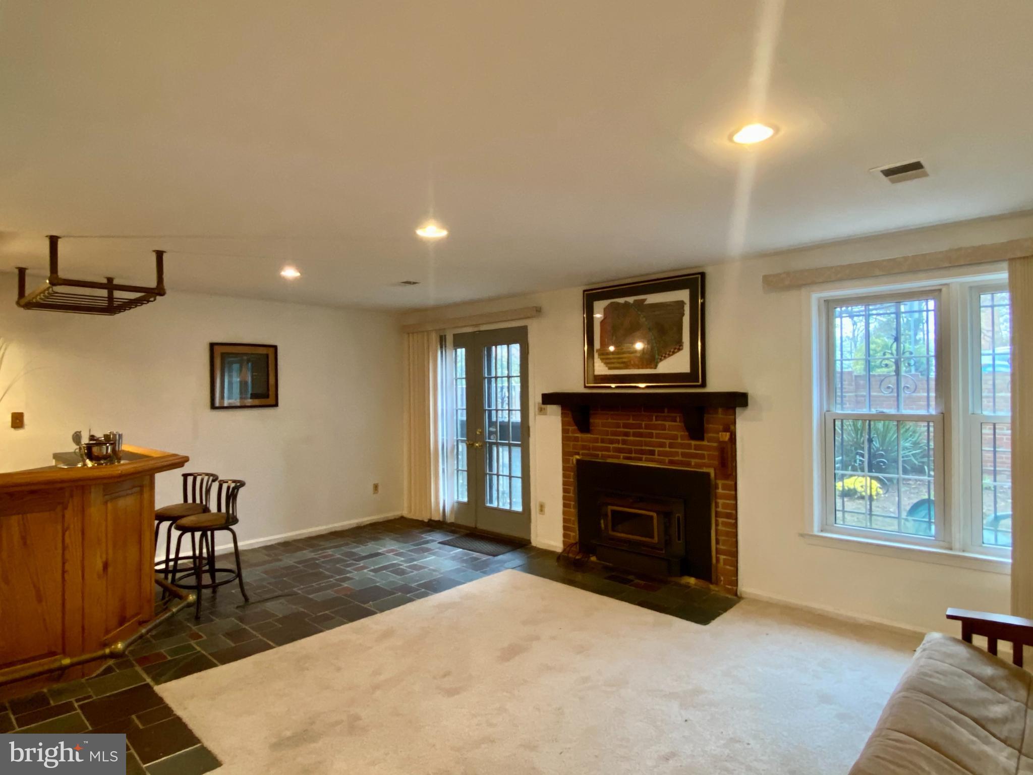 WOODSIDE - Residential Lease