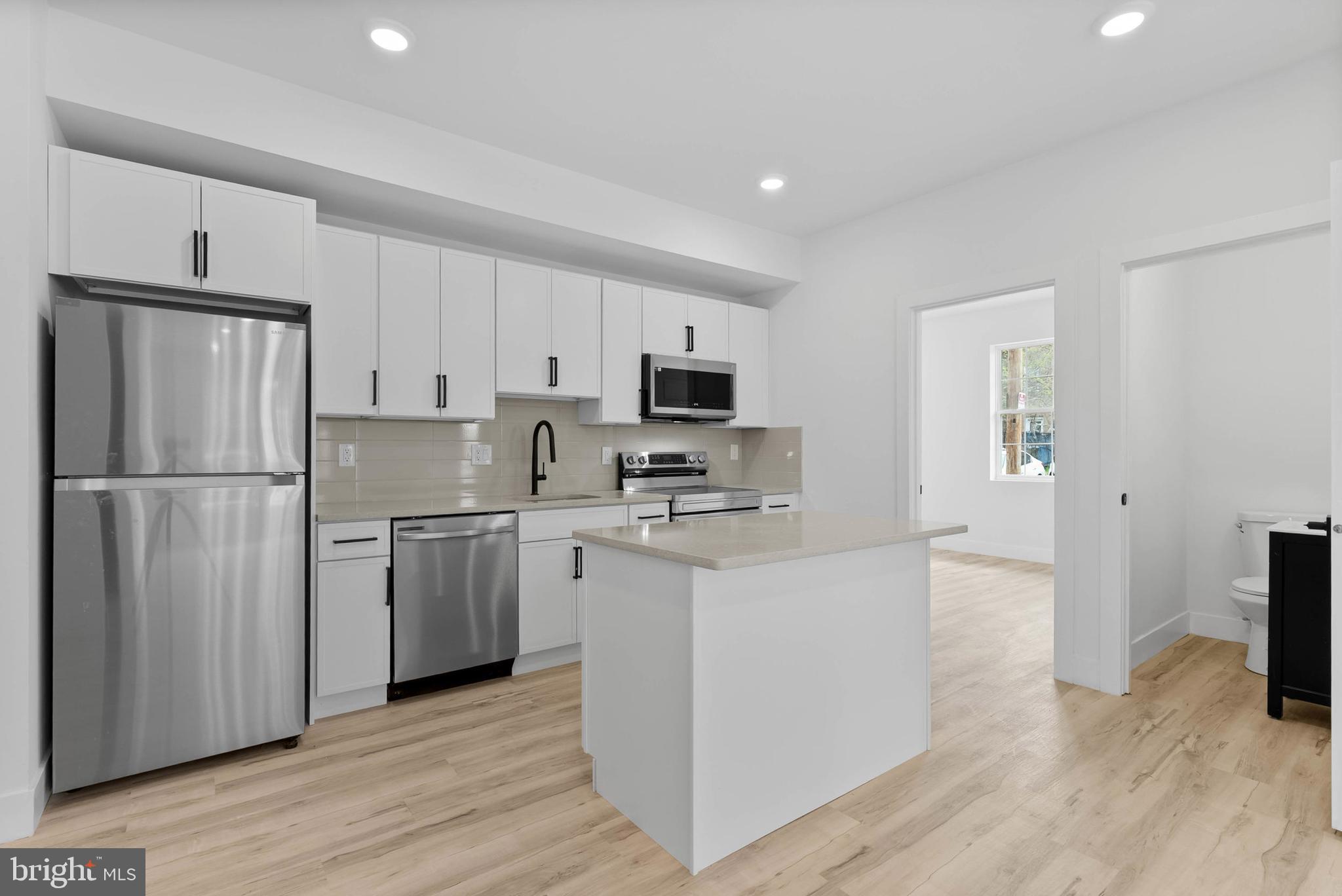 NORRIS SQUARE - Commercial Sale