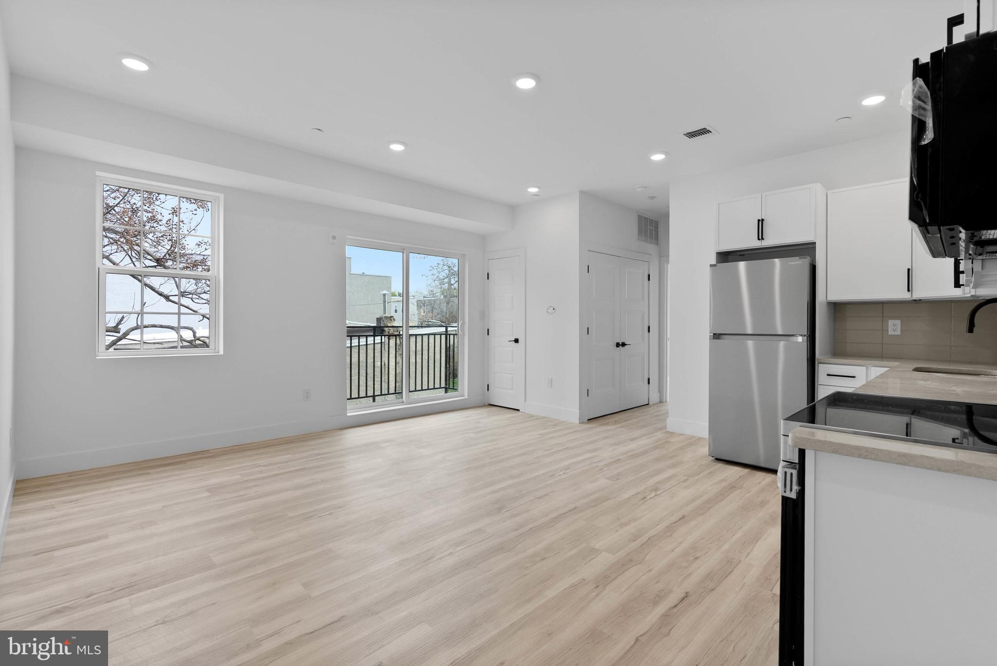 NORRIS SQUARE - Commercial Sale