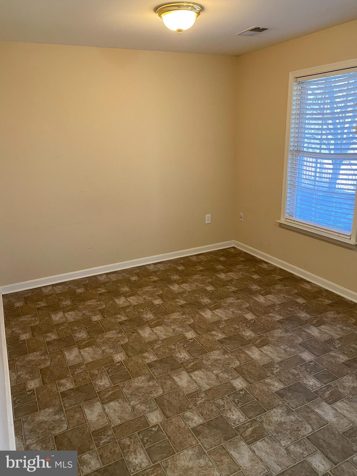 HAMMONDS MILL - Residential Lease