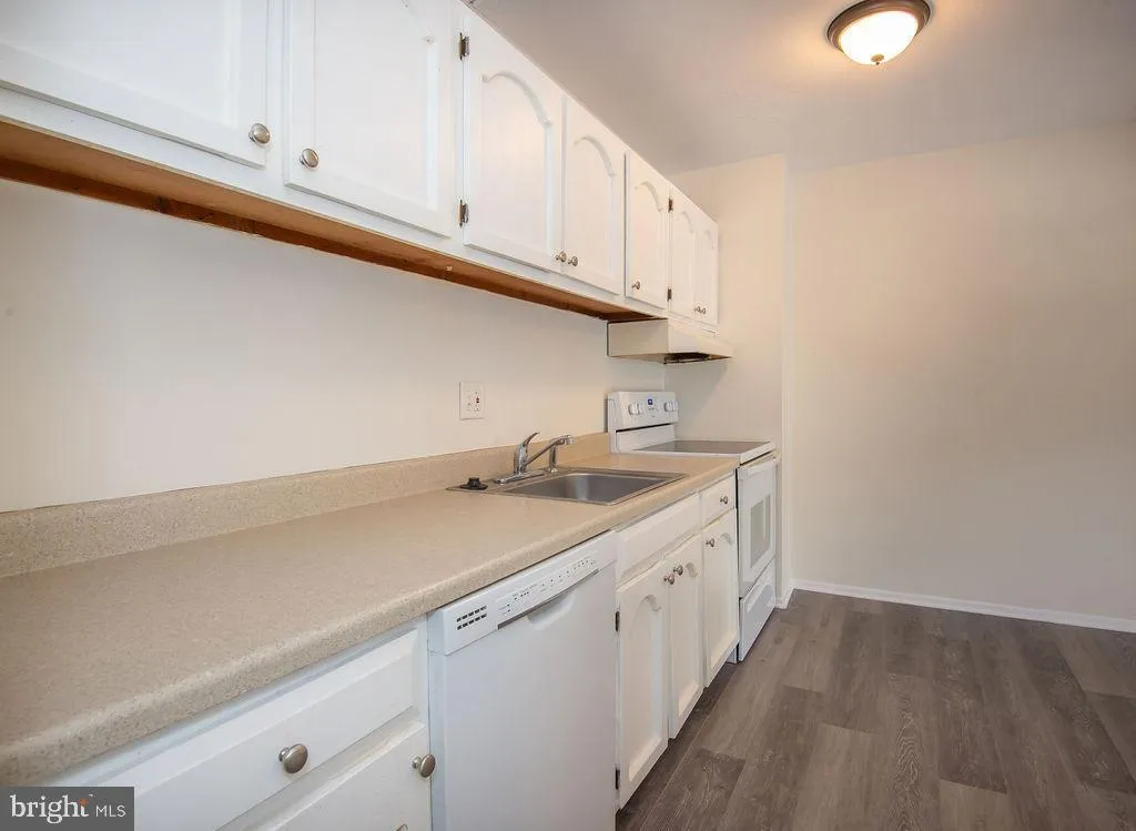 Newark, Delaware 19713, United States, 2 Bedrooms Bedrooms, ,1 BathroomBathrooms,Residential,Active,141505