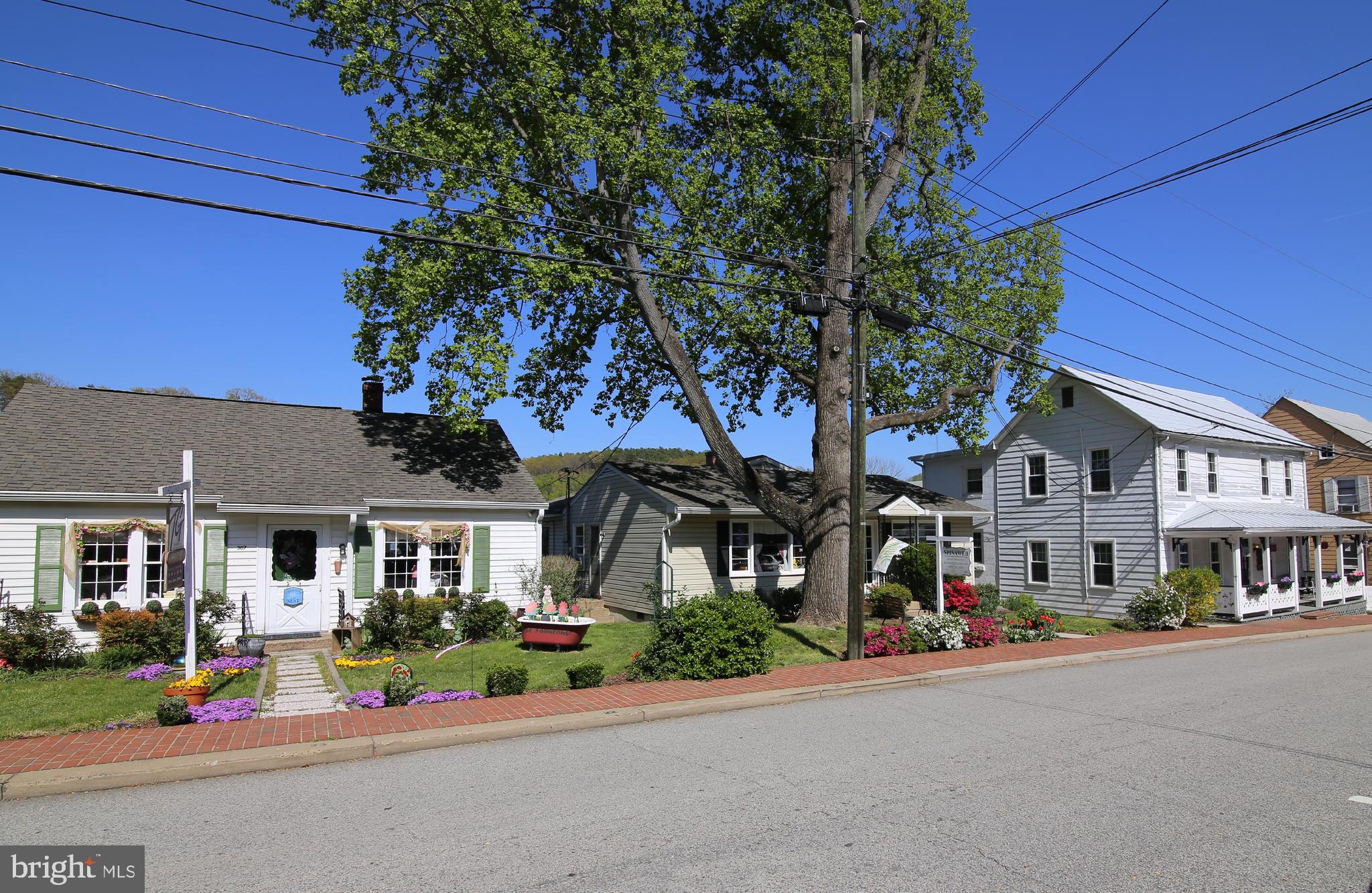 OCCOQUAN HEIGHTS - Residential Lease