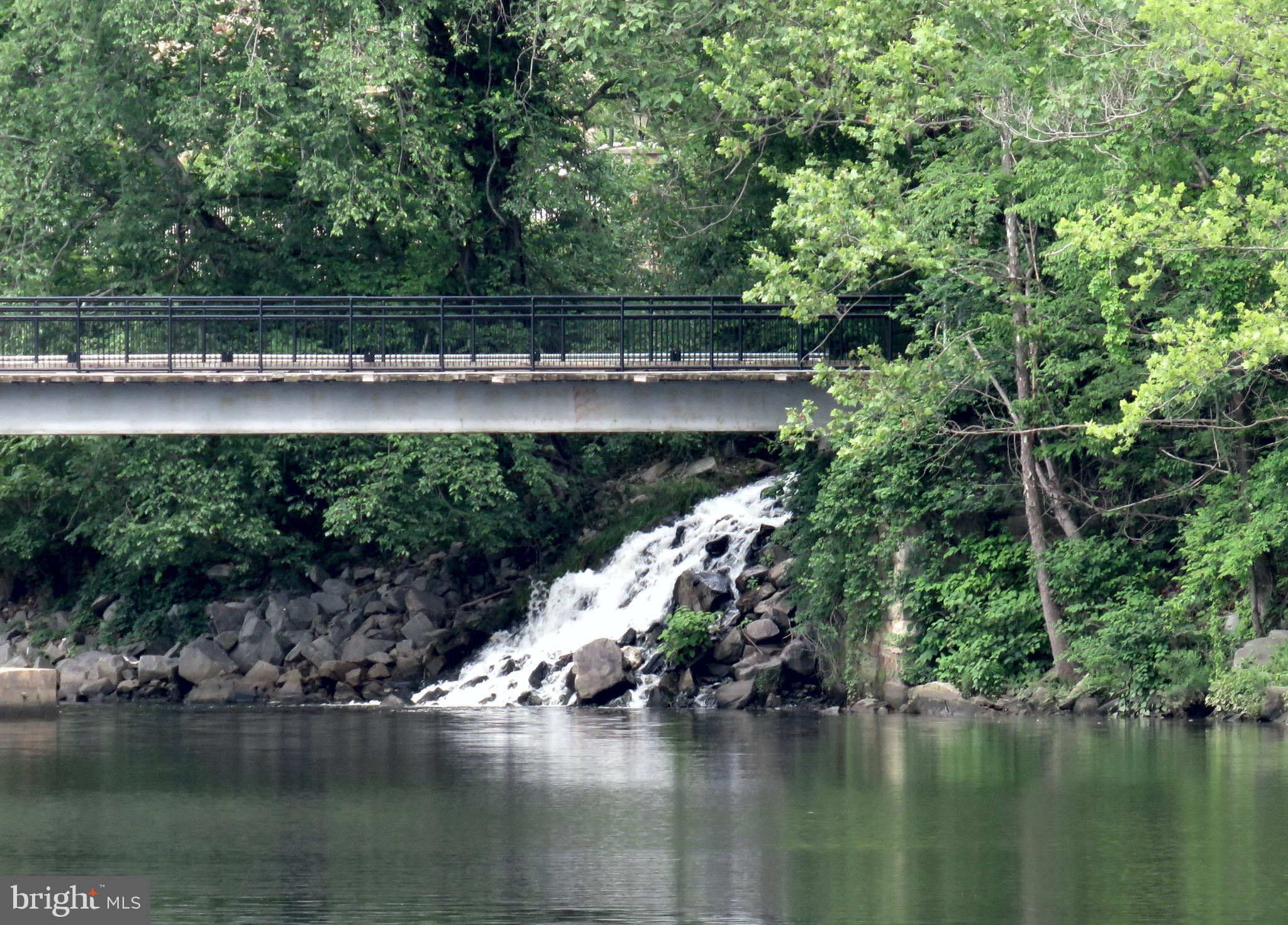 OCCOQUAN HEIGHTS - Residential Lease