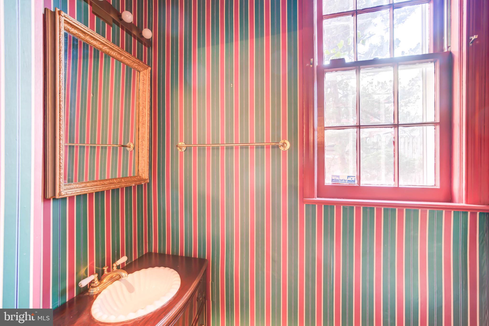 602 EAST CAPITOL STREET NE