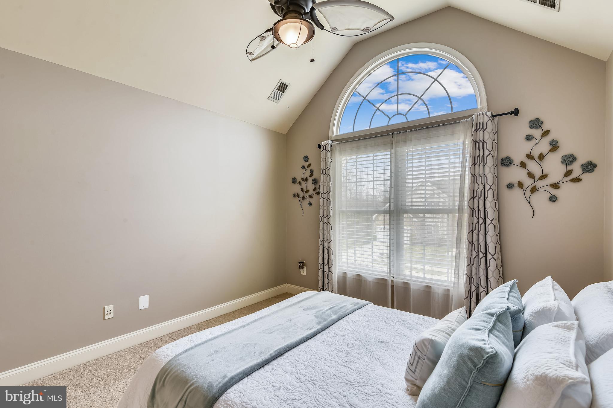 SOUTH RIDING - Residential