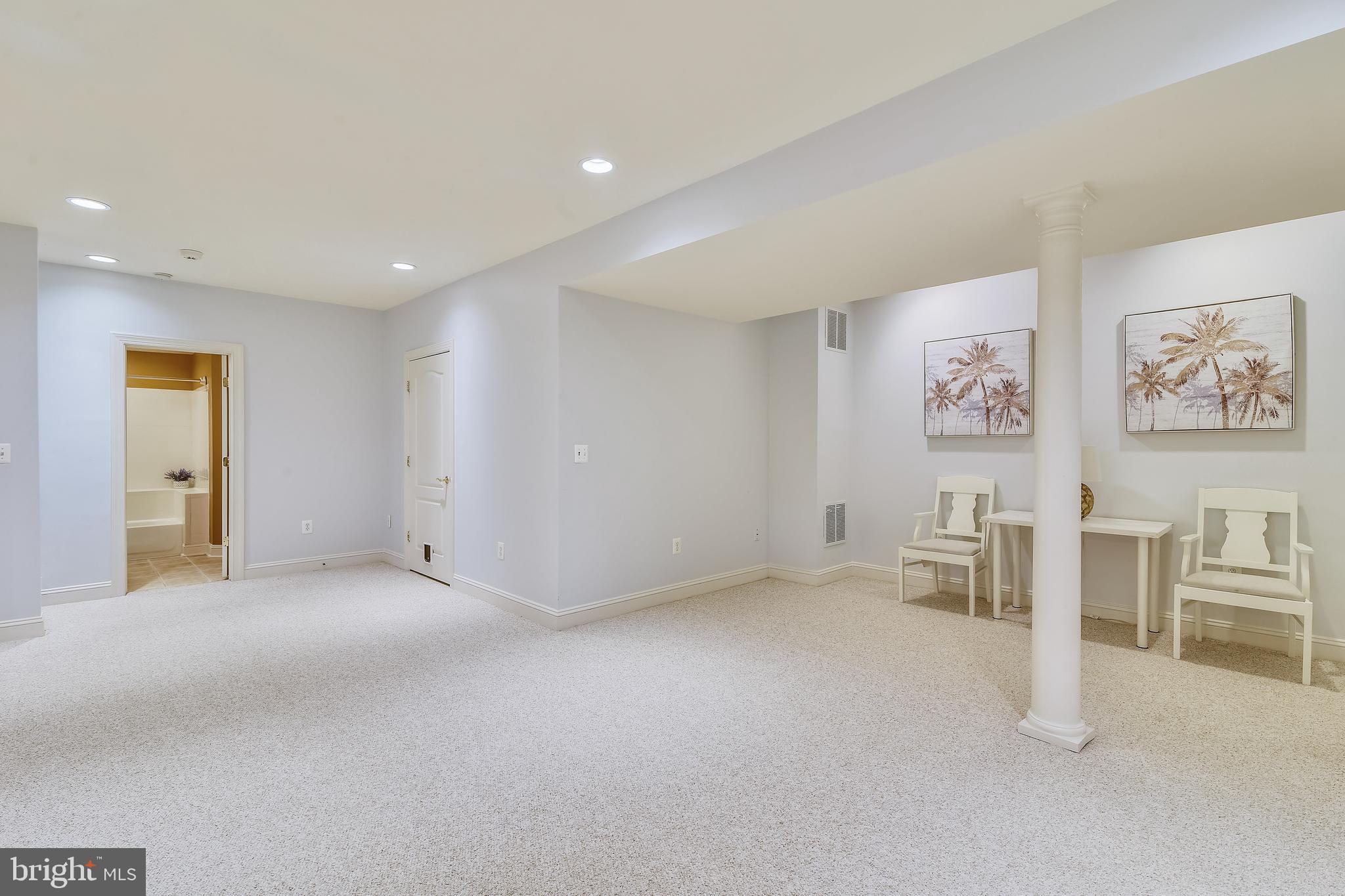 SOUTH RIDING - Residential