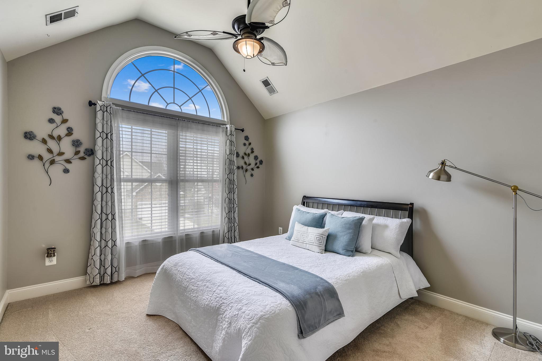 SOUTH RIDING - Residential