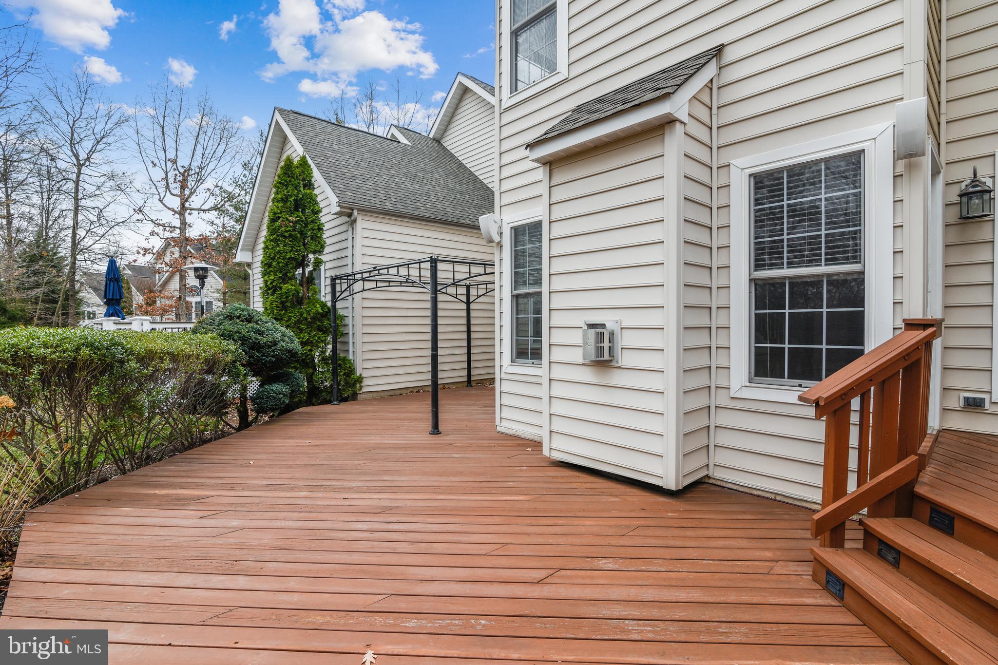 SOUTH RIDING - Residential