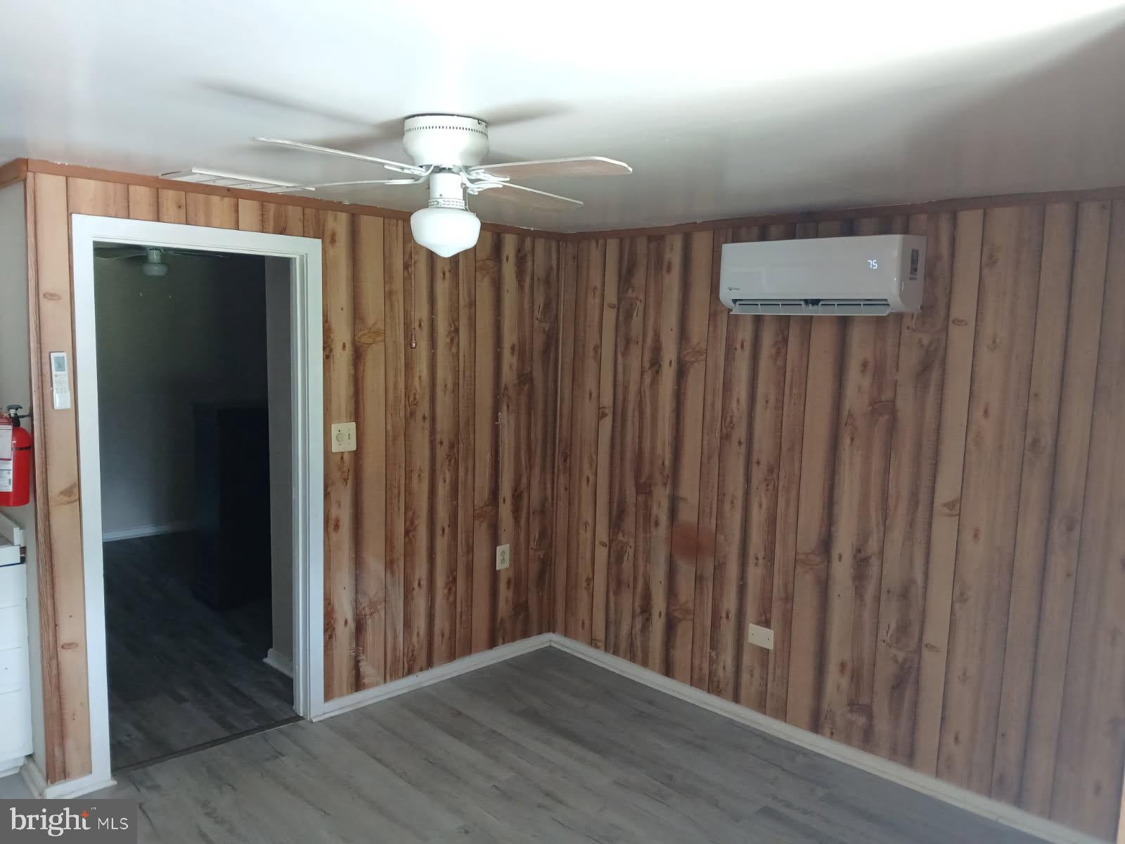 350 LAKEHURST ROAD 6