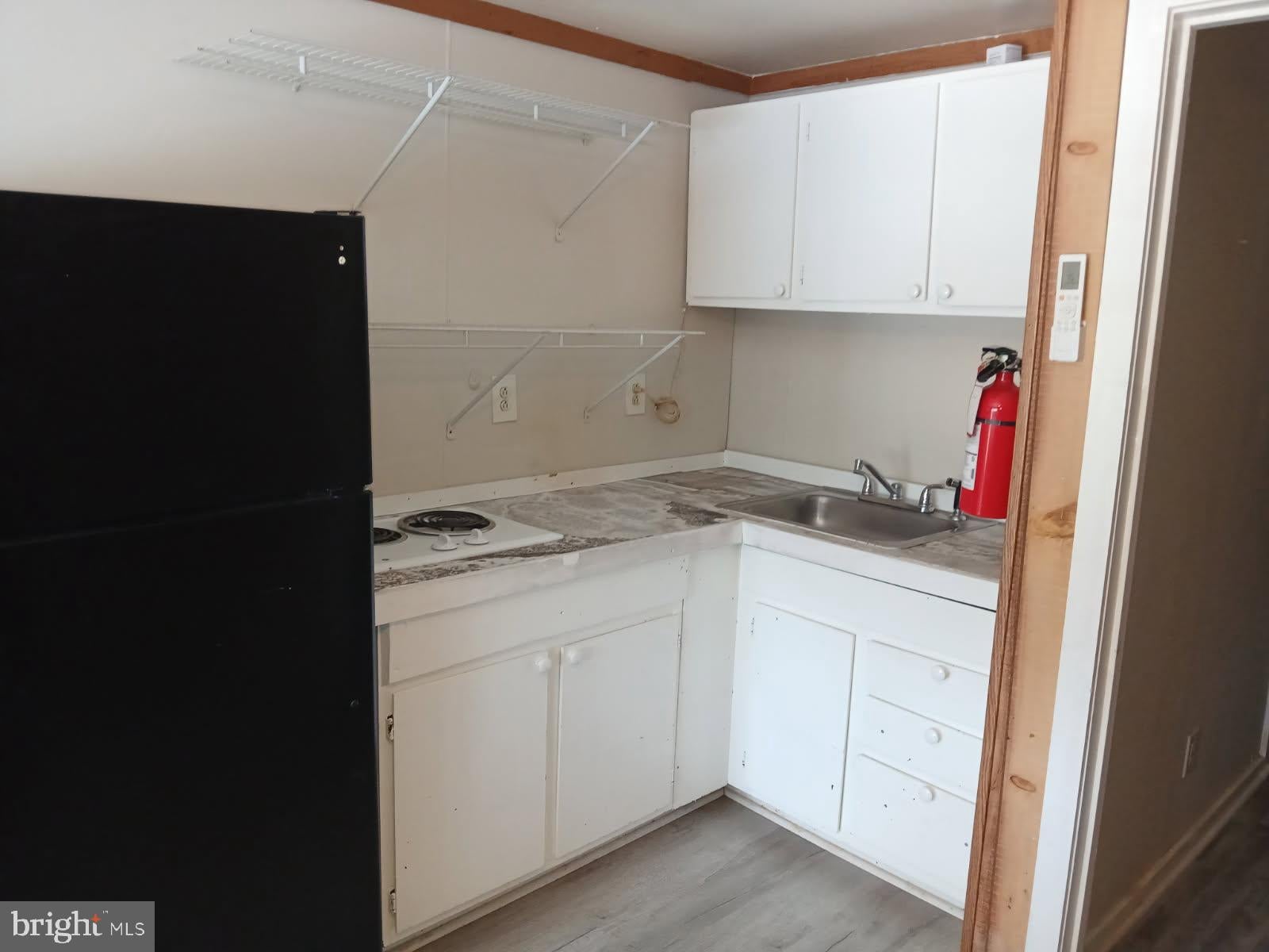 350 LAKEHURST ROAD 6