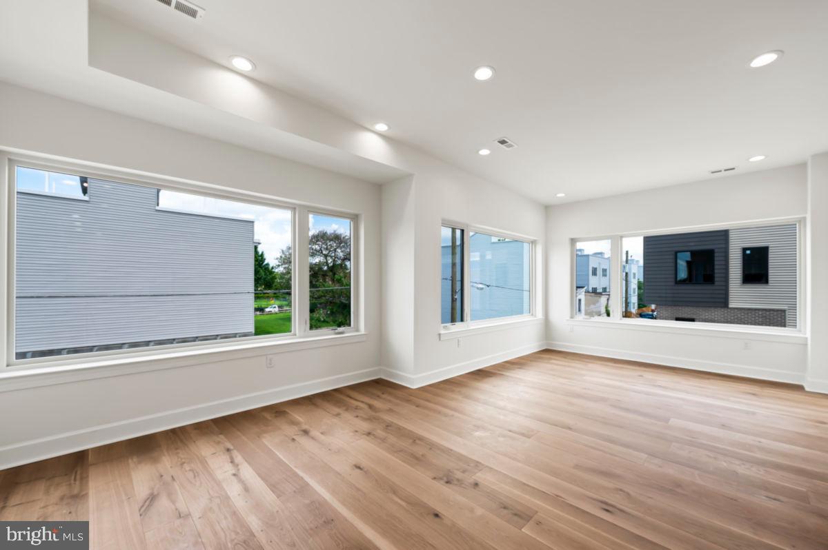 NORRIS SQUARE - Residential