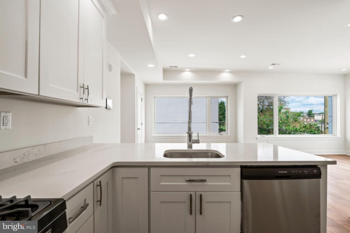 NORRIS SQUARE - Residential