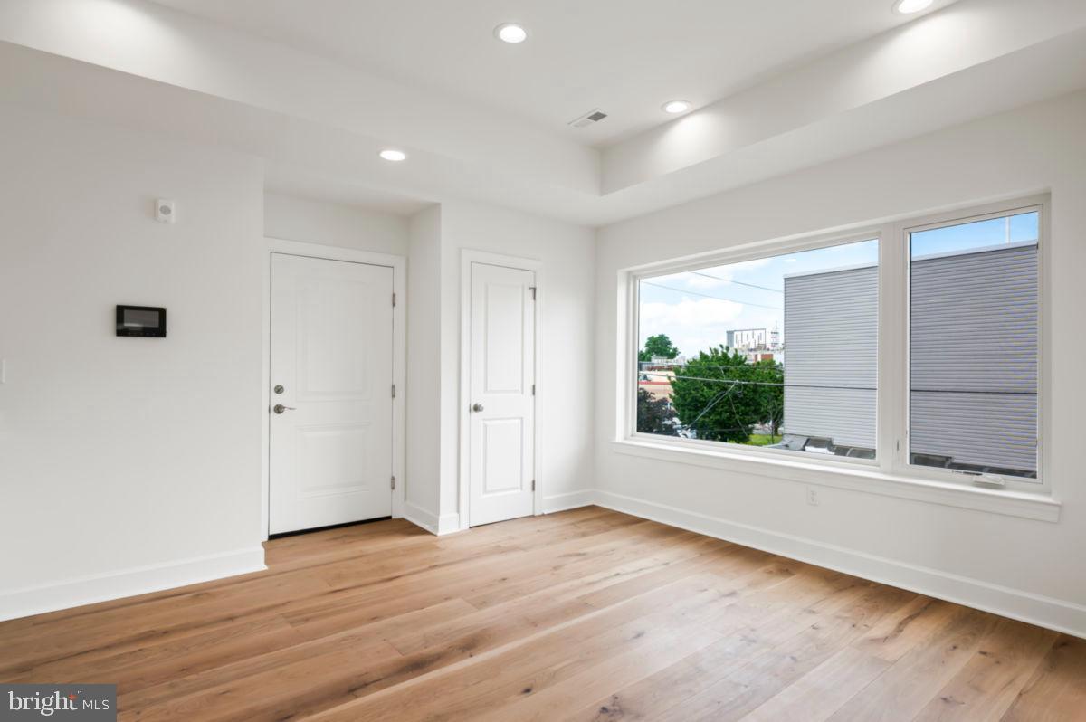 NORRIS SQUARE - Residential