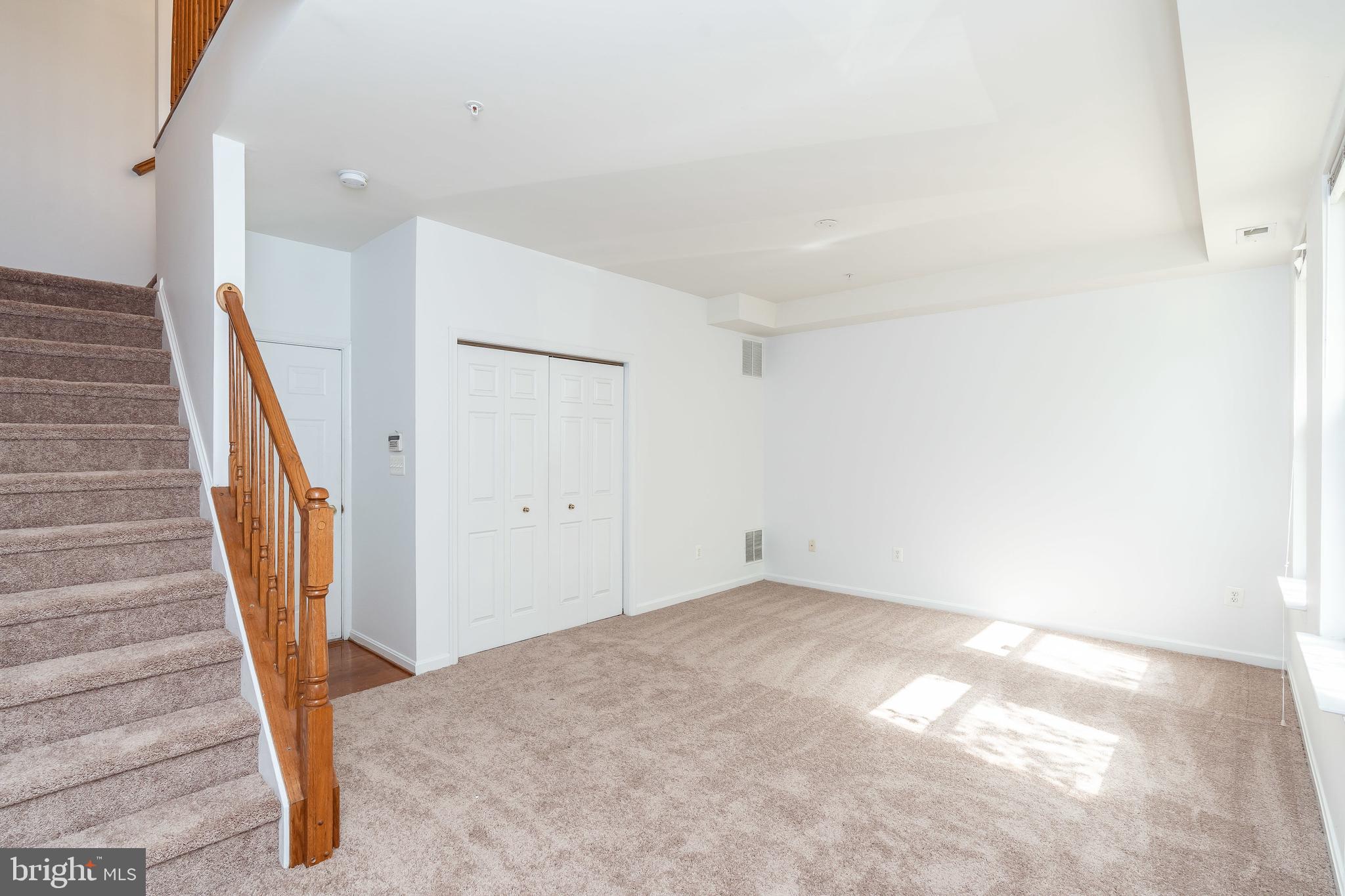 ALBEMARLE SQUARE - Residential Lease