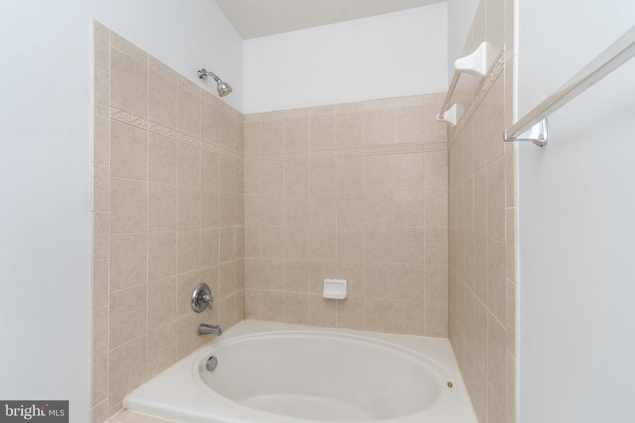 ALBEMARLE SQUARE - Residential Lease