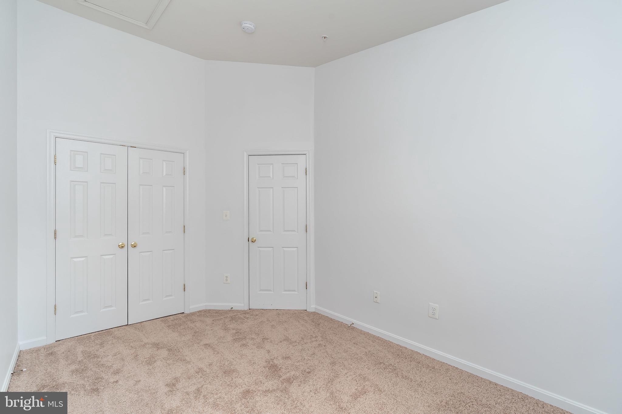 ALBEMARLE SQUARE - Residential Lease