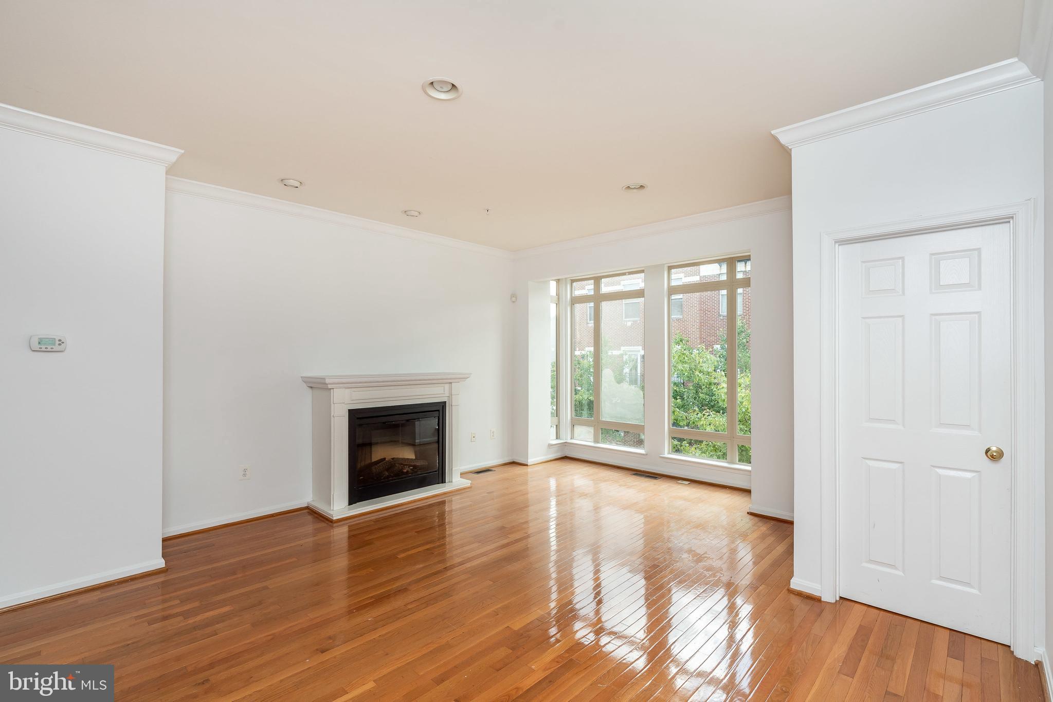 ALBEMARLE SQUARE - Residential Lease