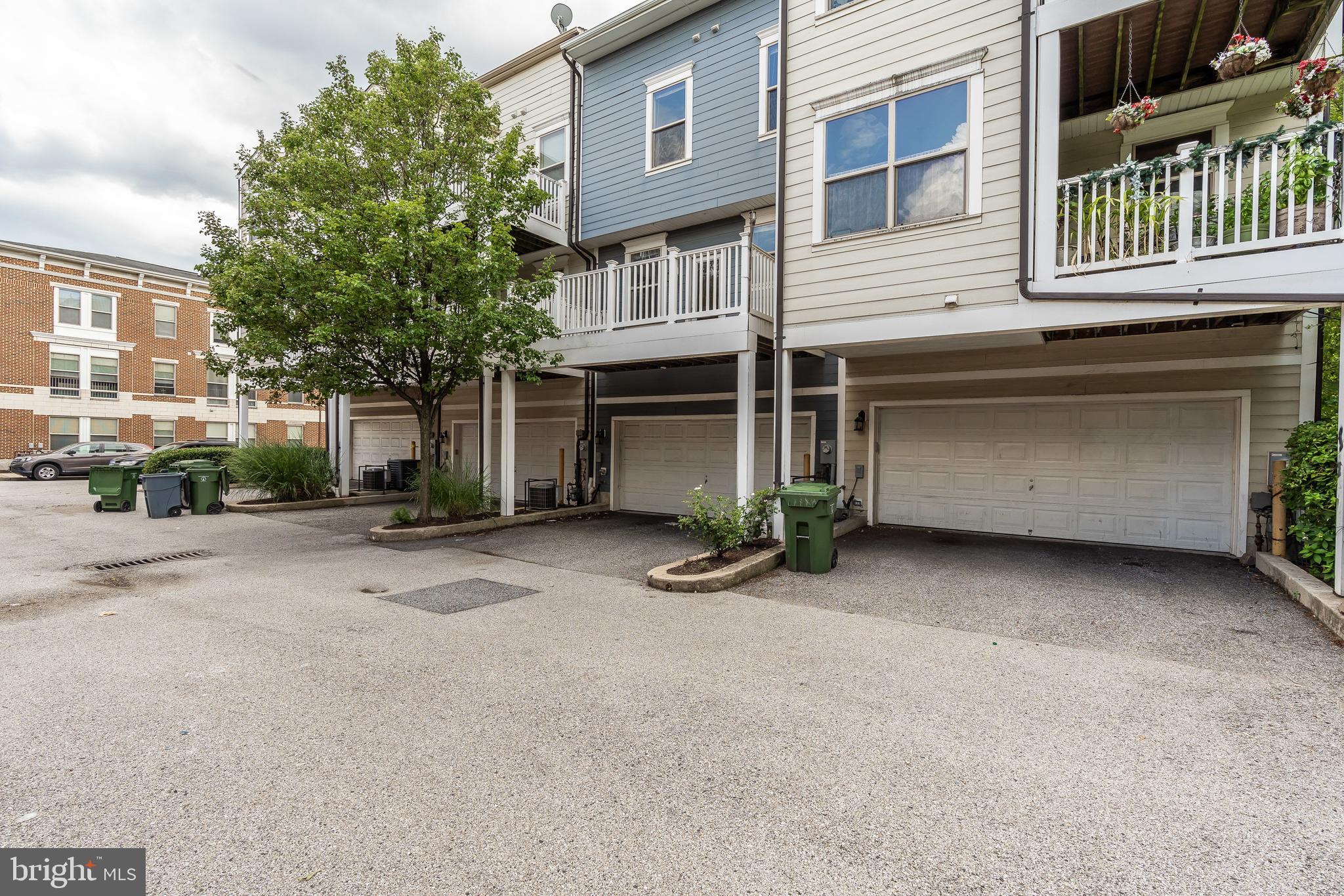 ALBEMARLE SQUARE - Residential Lease