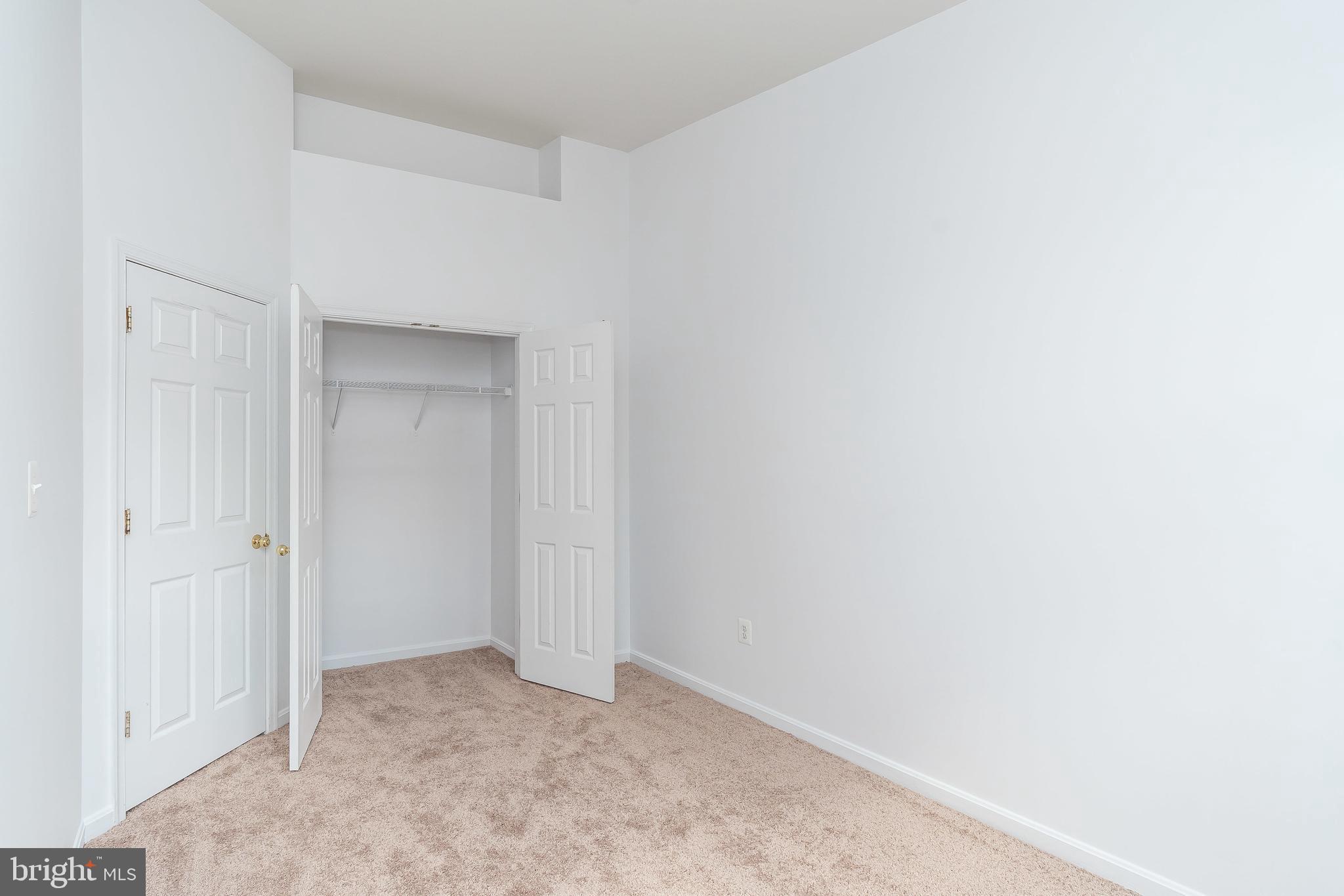 ALBEMARLE SQUARE - Residential Lease