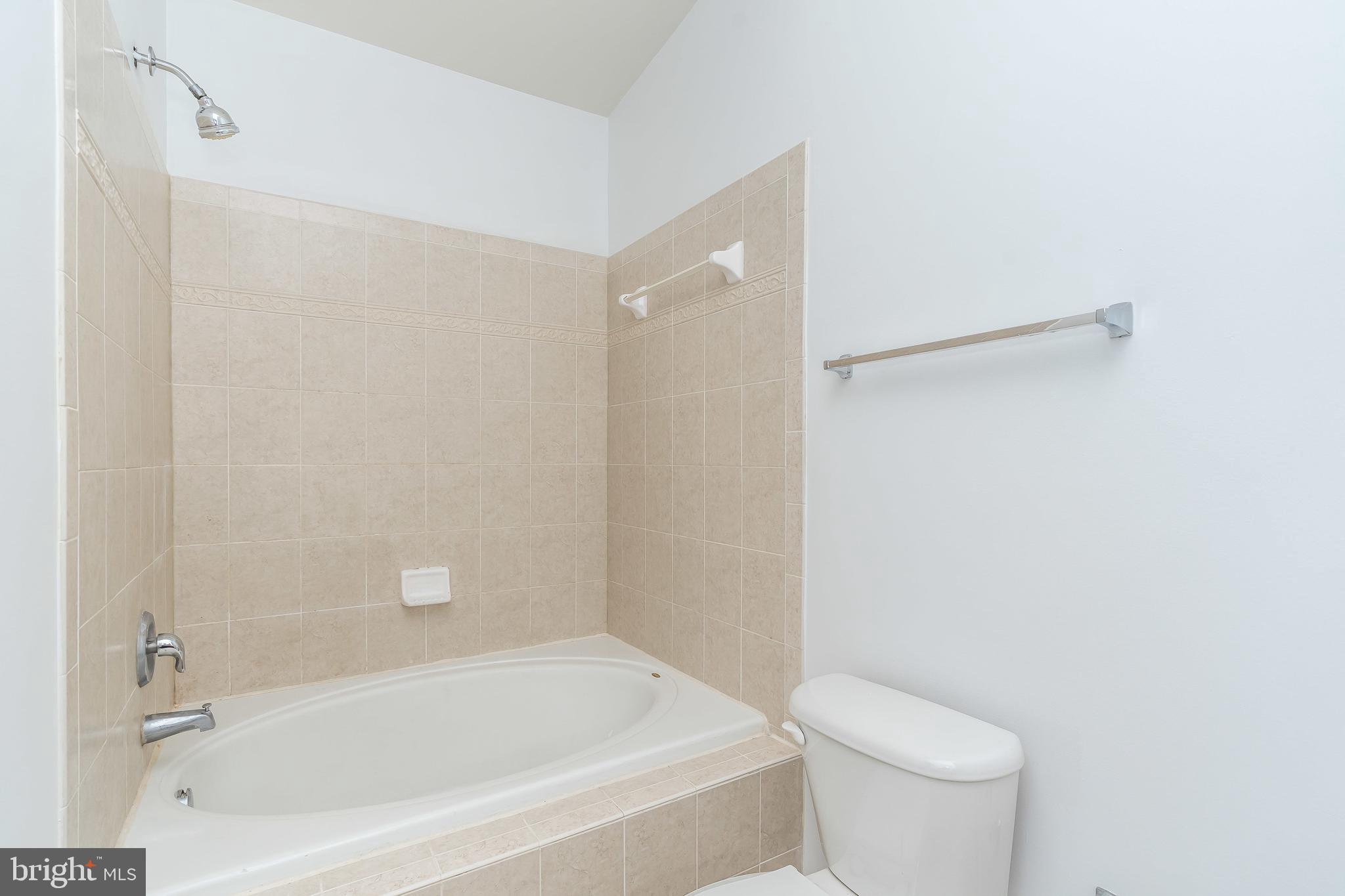 ALBEMARLE SQUARE - Residential Lease