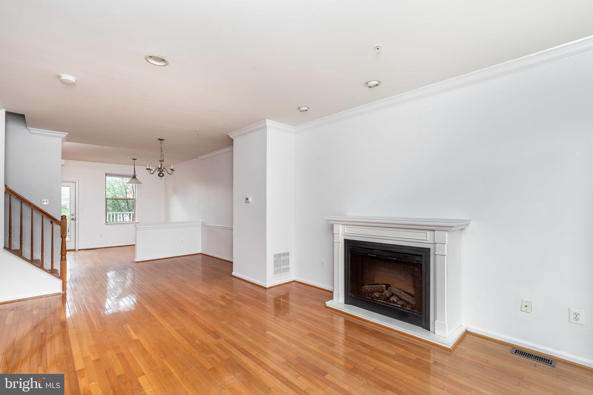 ALBEMARLE SQUARE - Residential Lease