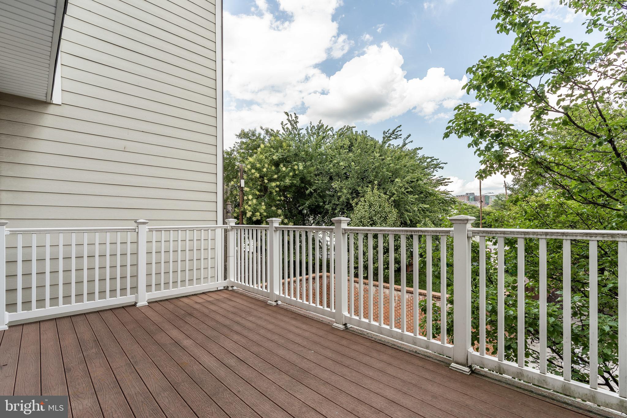 ALBEMARLE SQUARE - Residential Lease