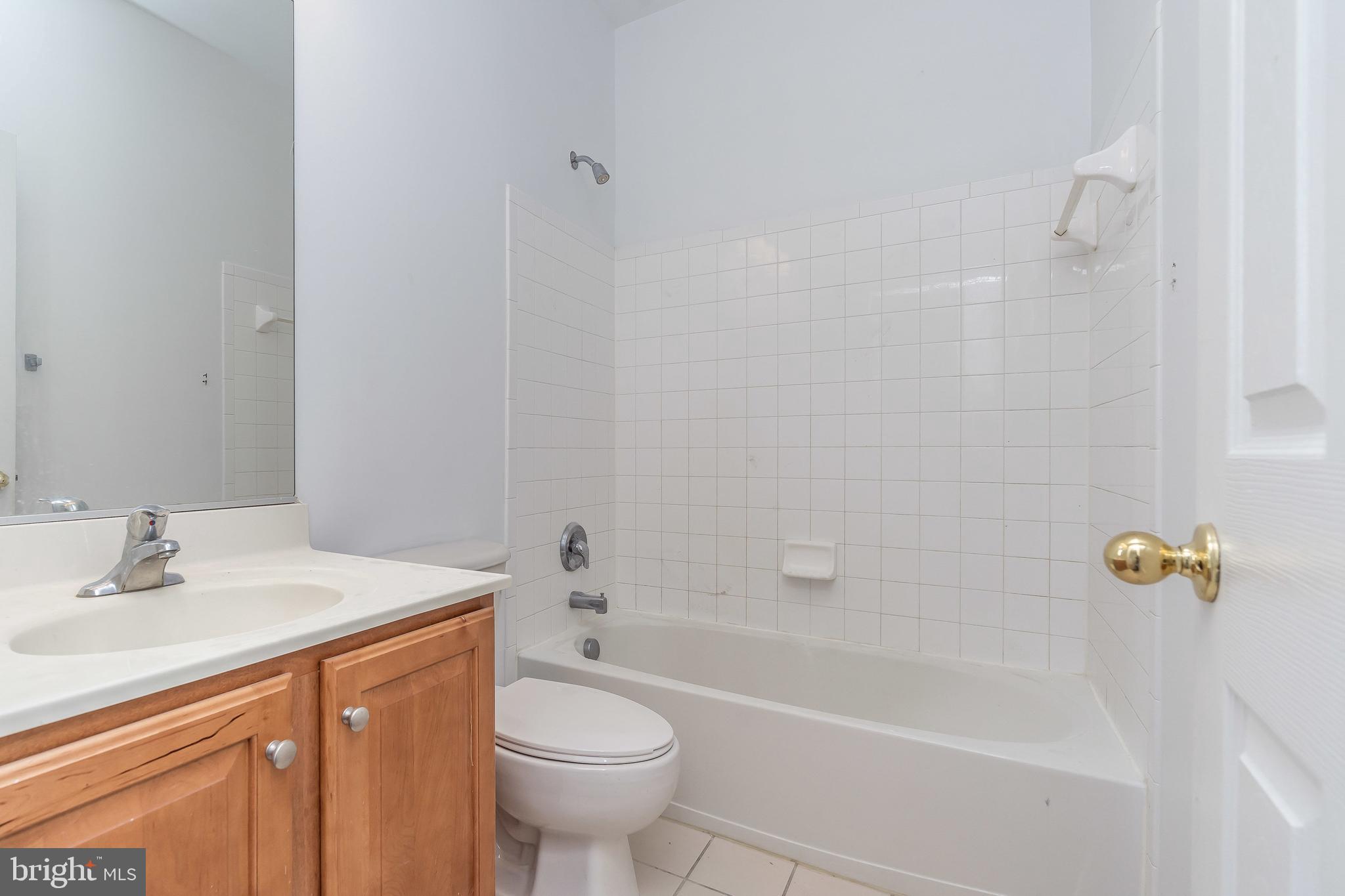 ALBEMARLE SQUARE - Residential Lease