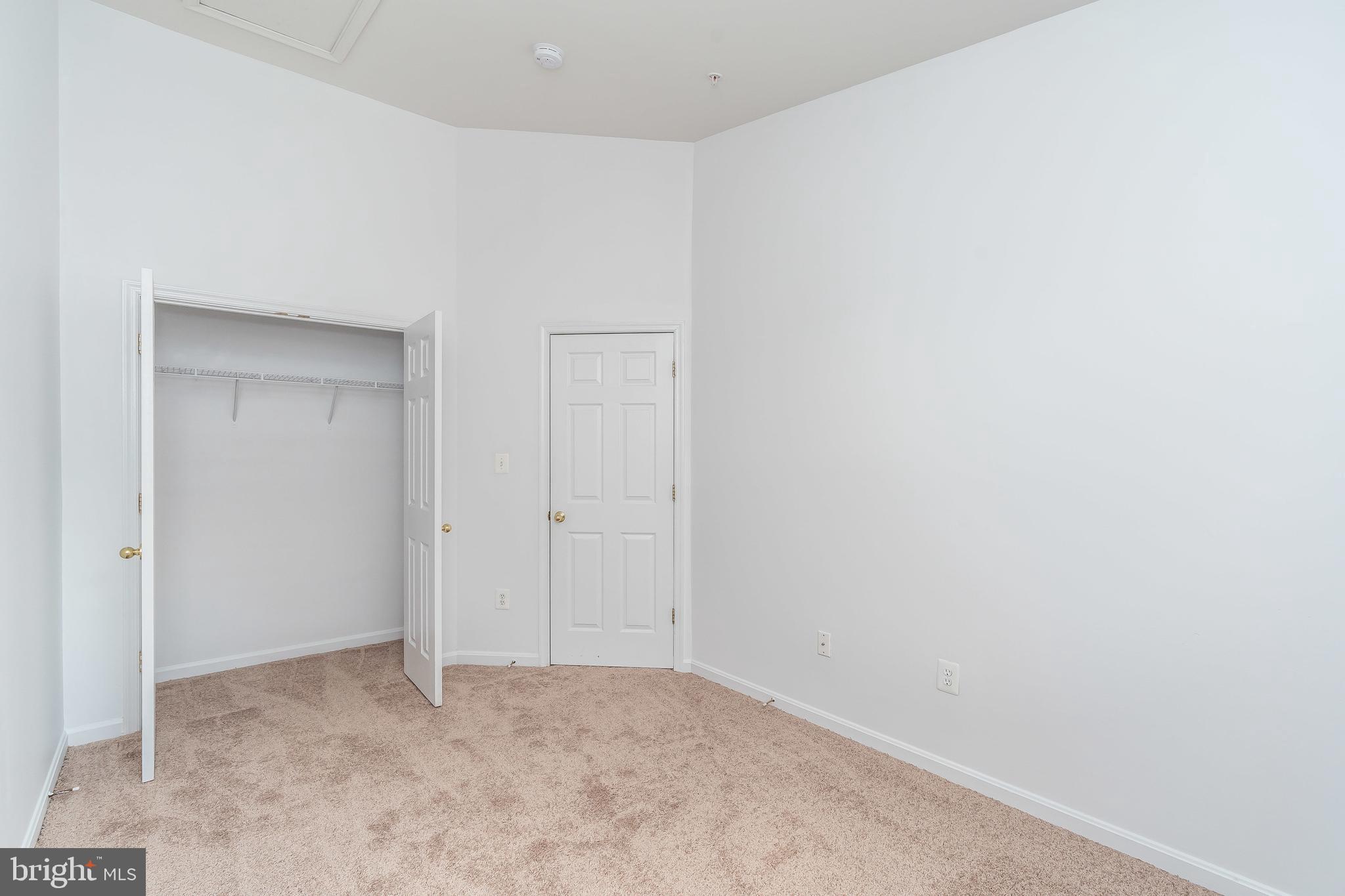 ALBEMARLE SQUARE - Residential Lease