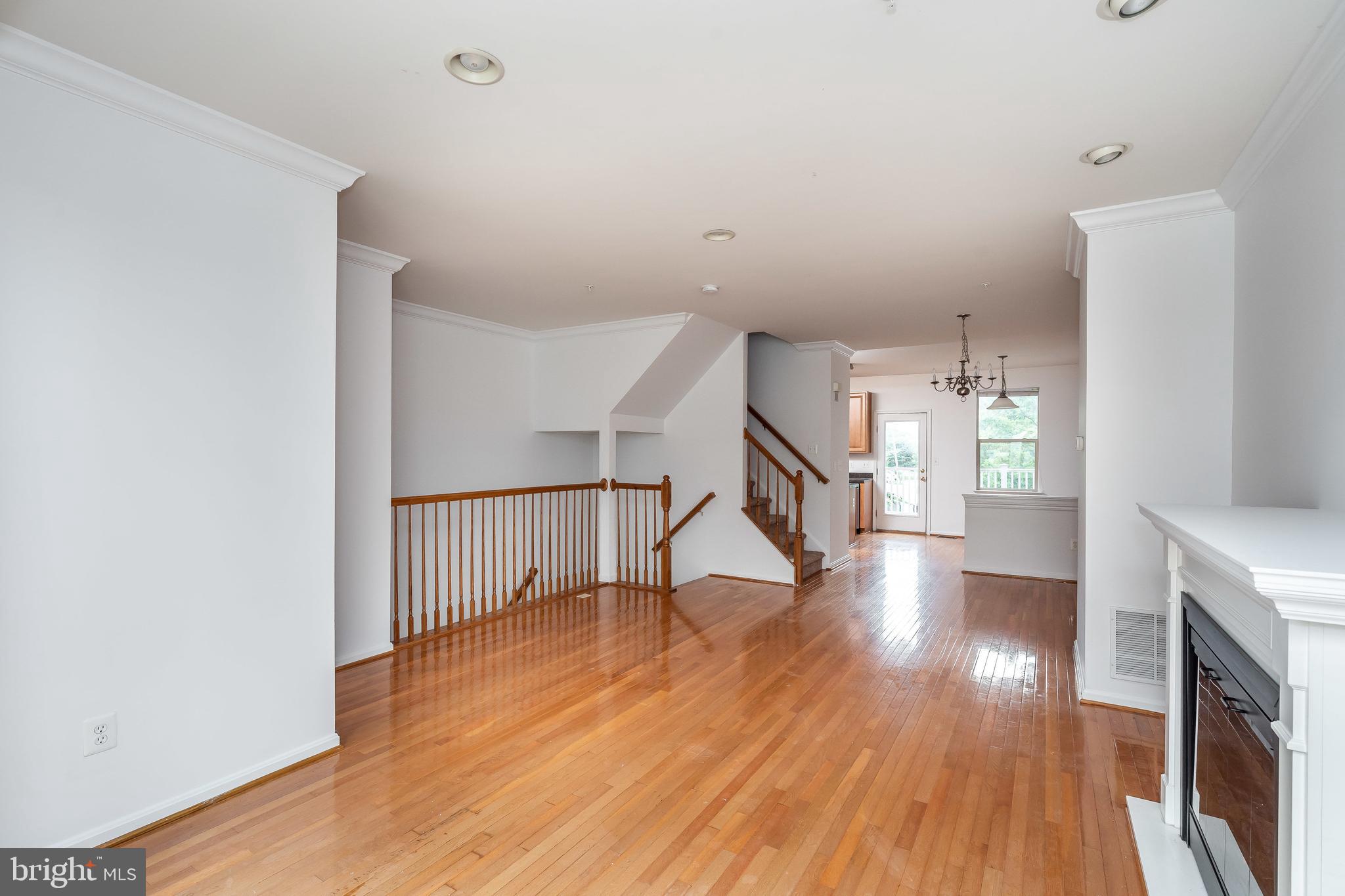 ALBEMARLE SQUARE - Residential Lease