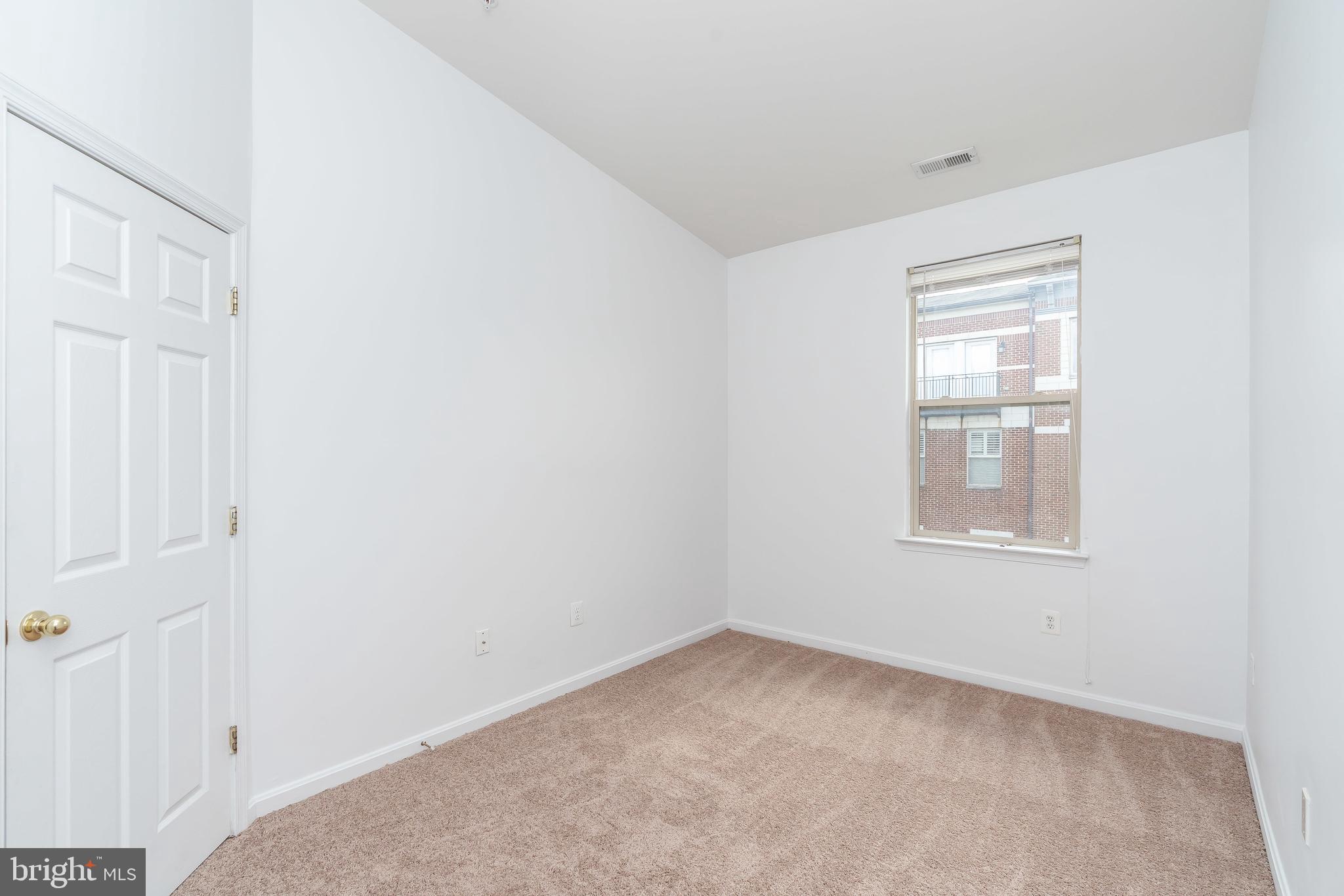 ALBEMARLE SQUARE - Residential Lease