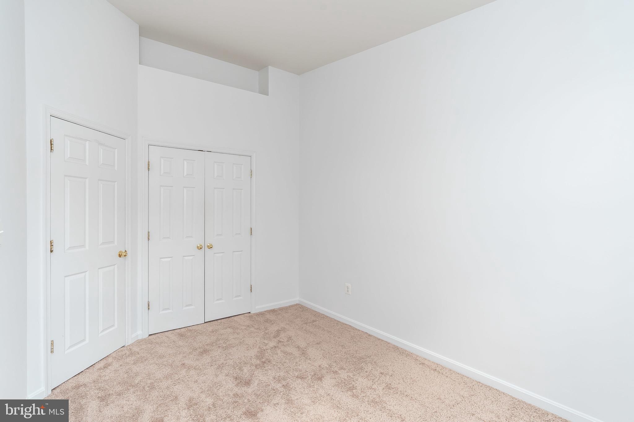 ALBEMARLE SQUARE - Residential Lease