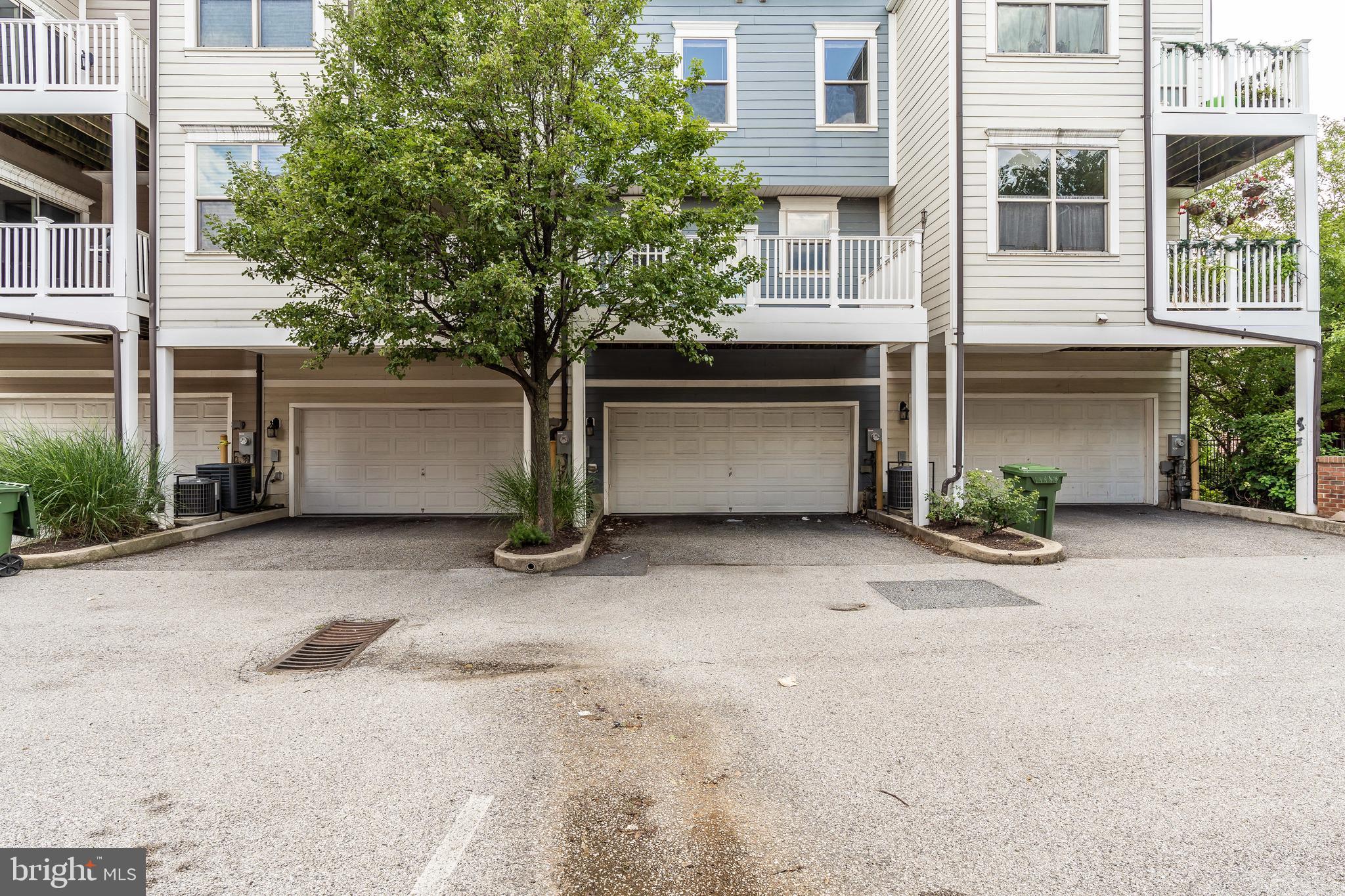 ALBEMARLE SQUARE - Residential Lease