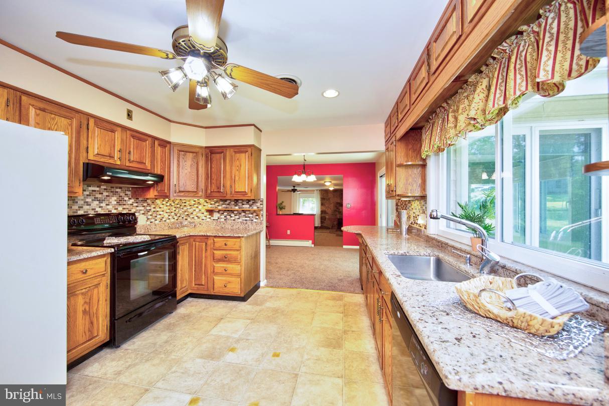 WINDSOR  MILL - Residential