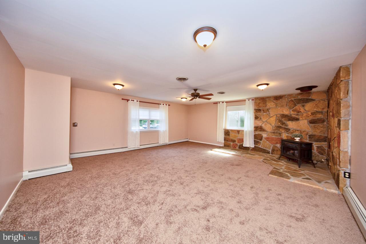 WINDSOR  MILL - Residential