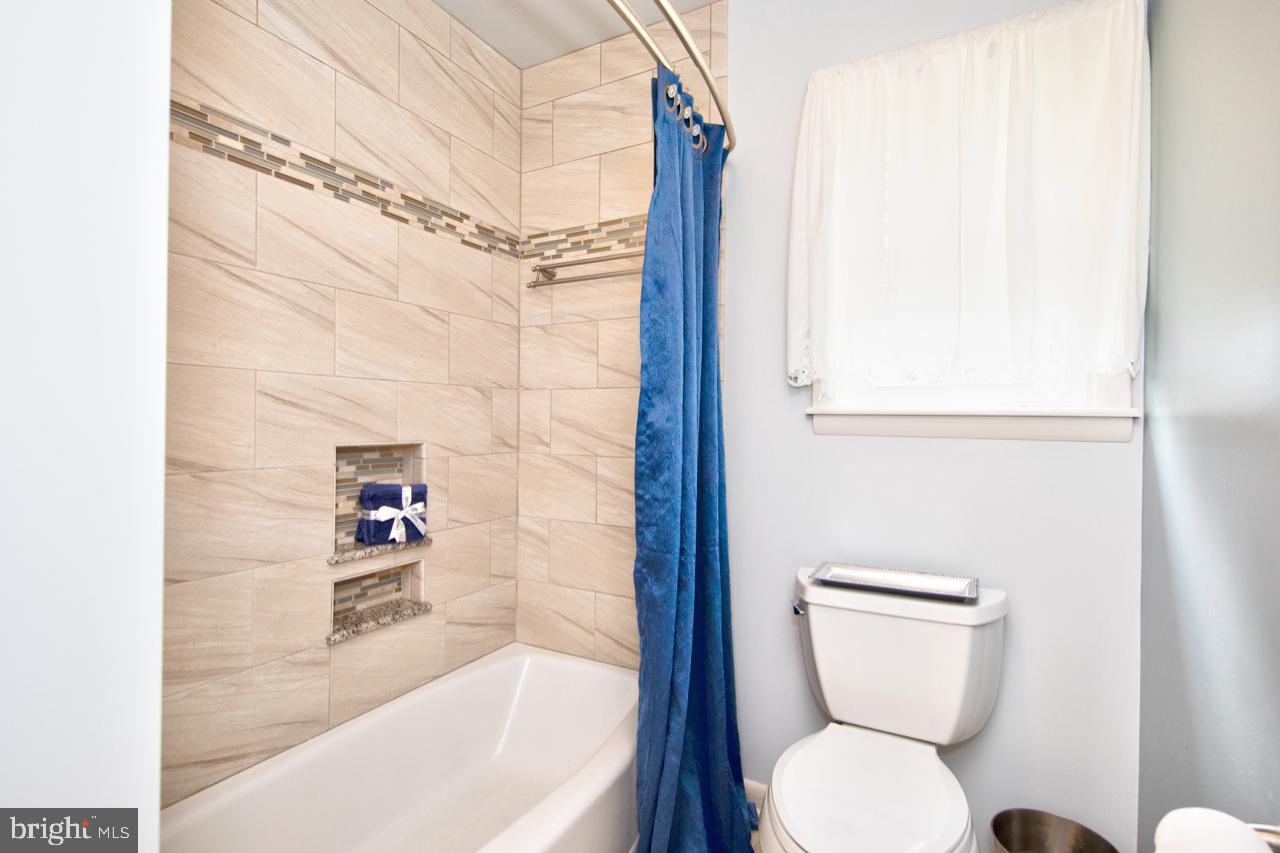 WINDSOR  MILL - Residential