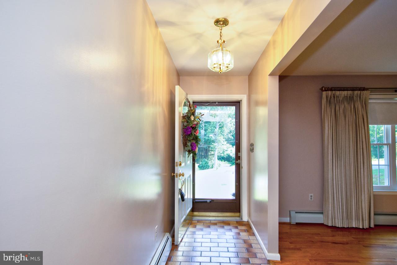 WINDSOR  MILL - Residential