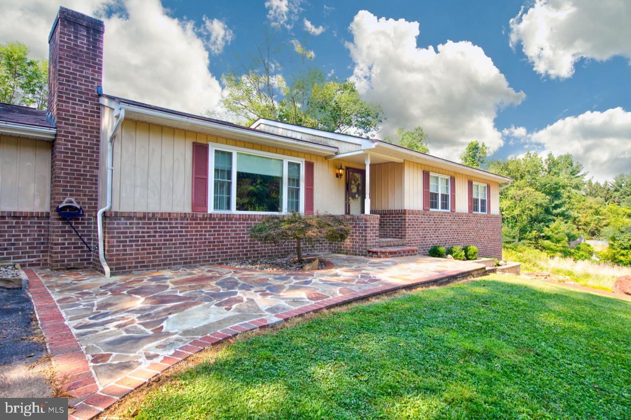 WINDSOR  MILL - Residential