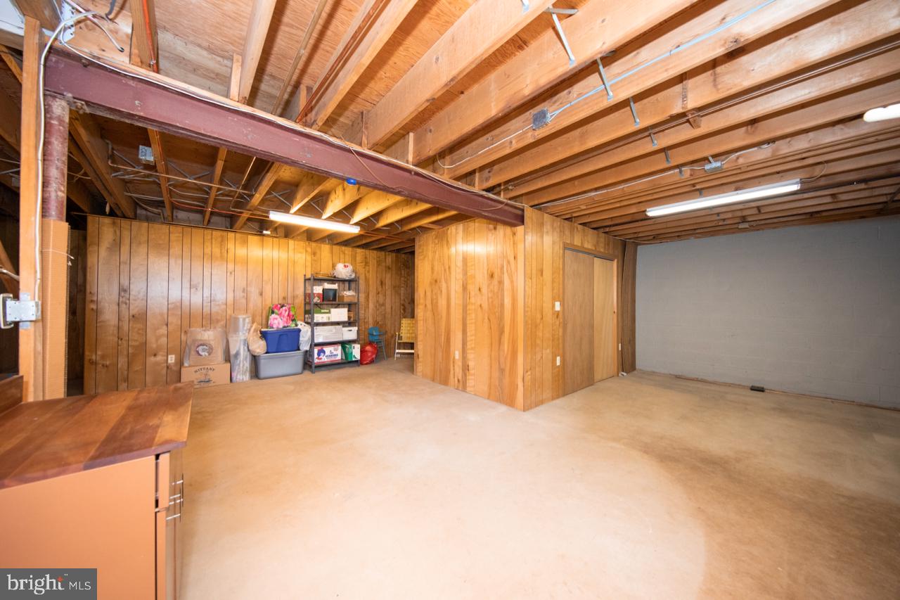 WINDSOR  MILL - Residential