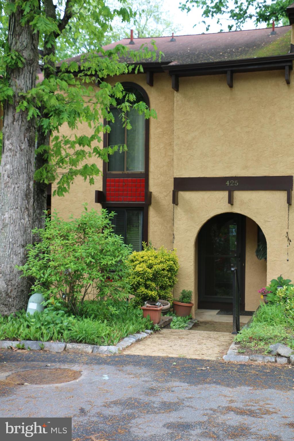 425 SONORA LANE