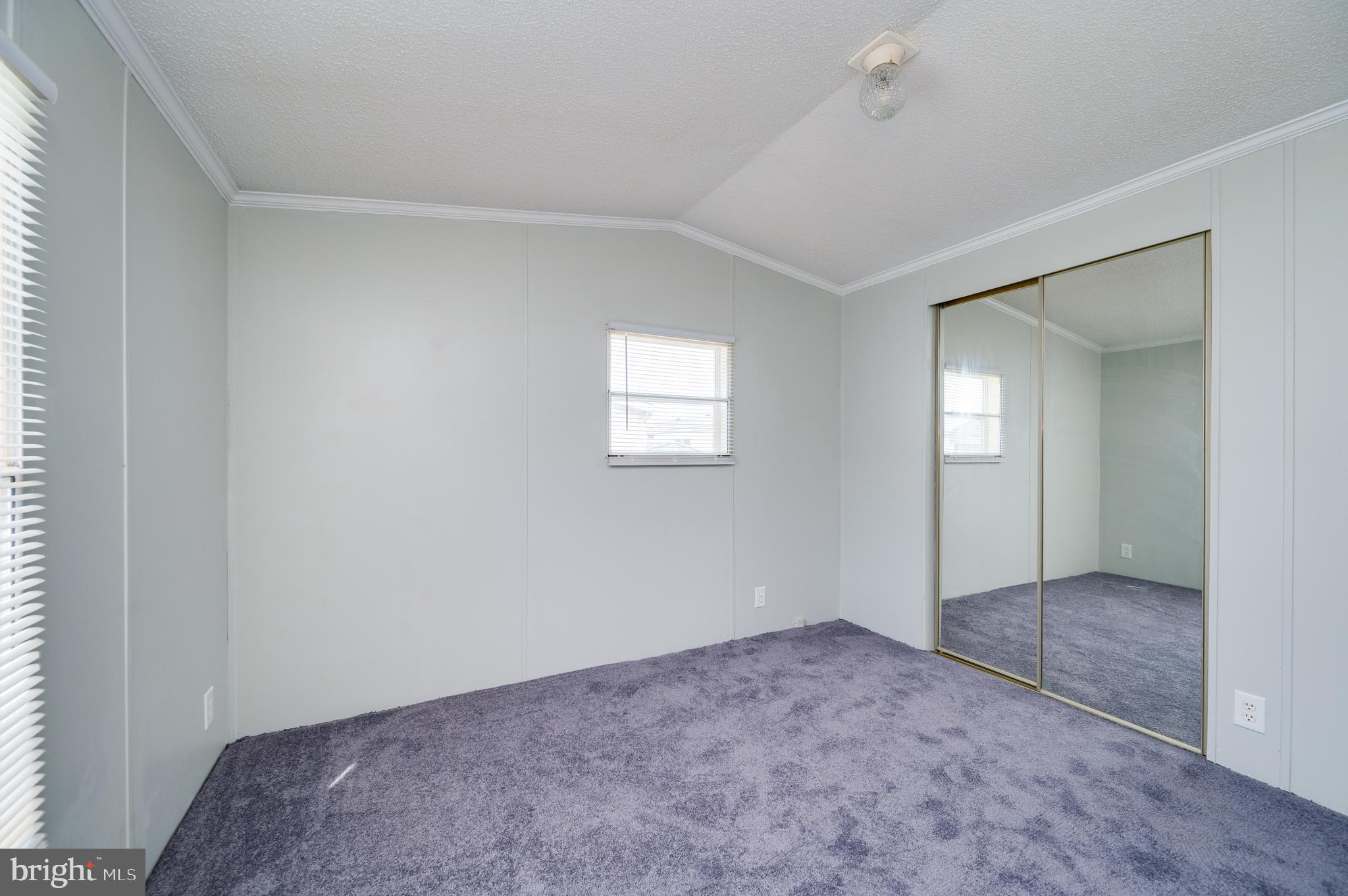 LAUREL COMMONS - Residential