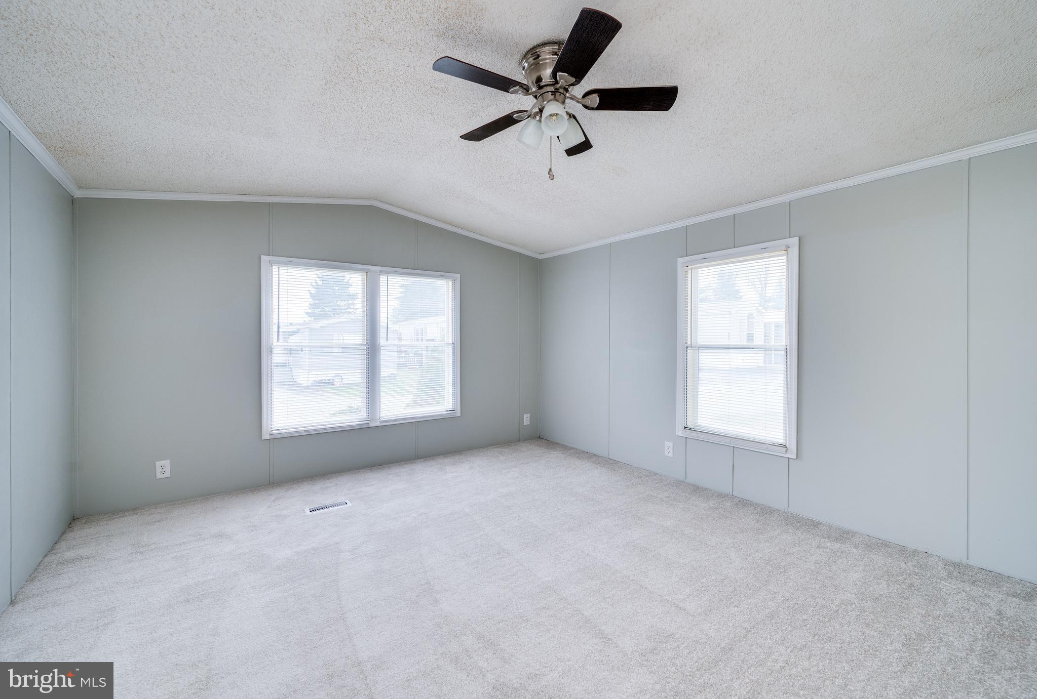 LAUREL COMMONS - Residential