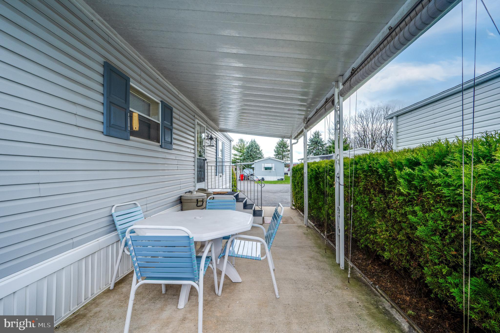 LAUREL COMMONS - Residential