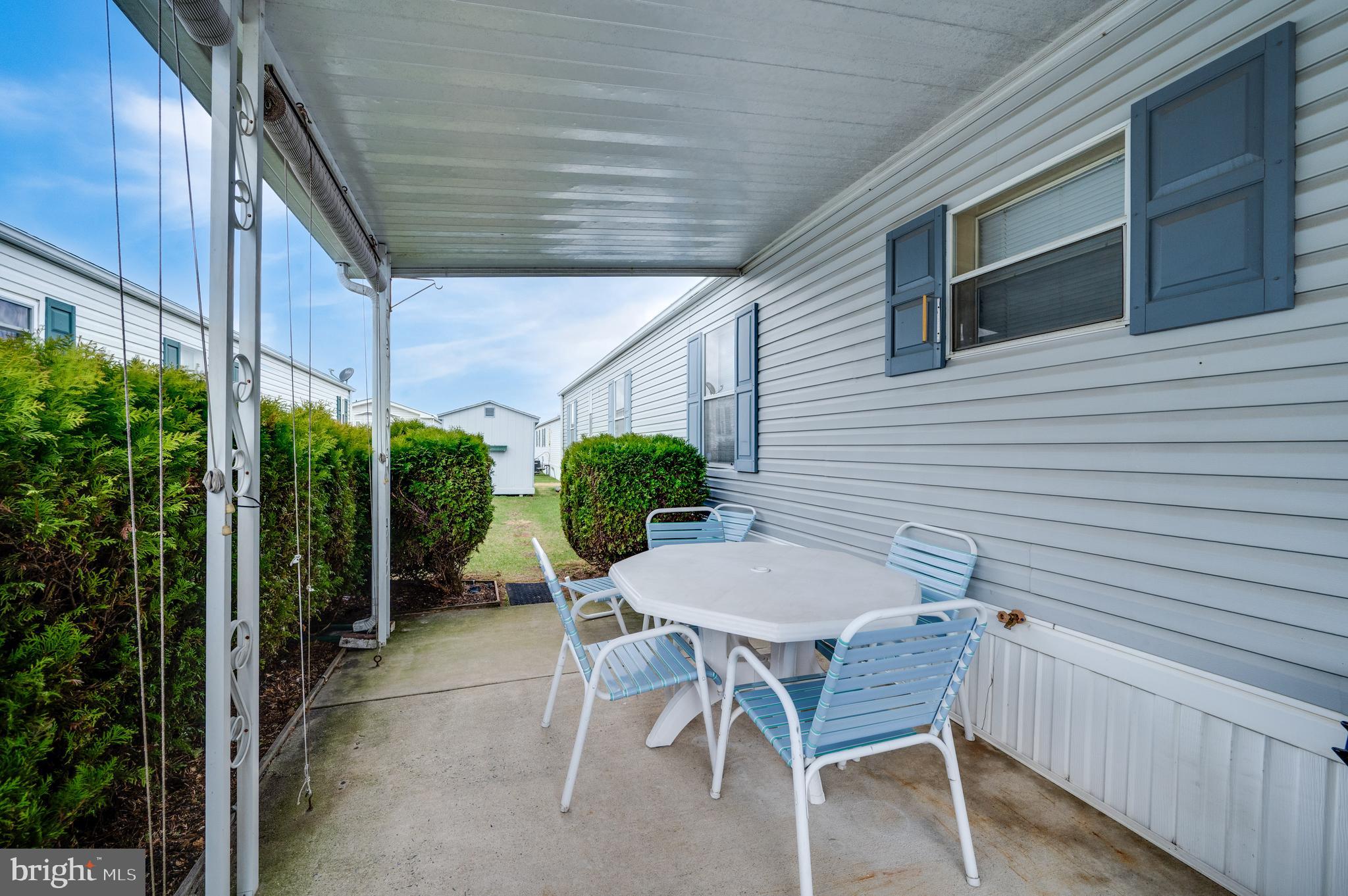 LAUREL COMMONS - Residential