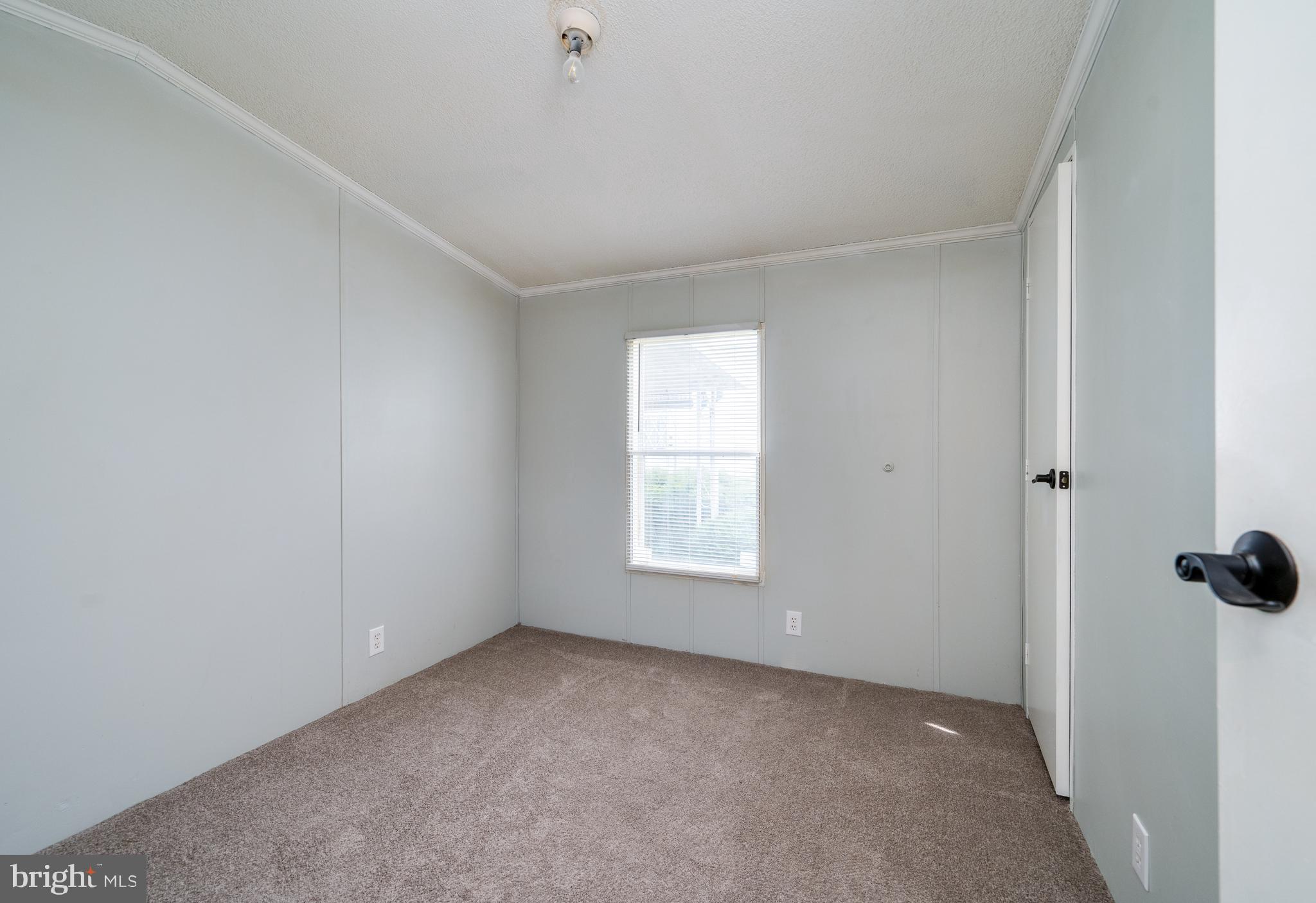 LAUREL COMMONS - Residential