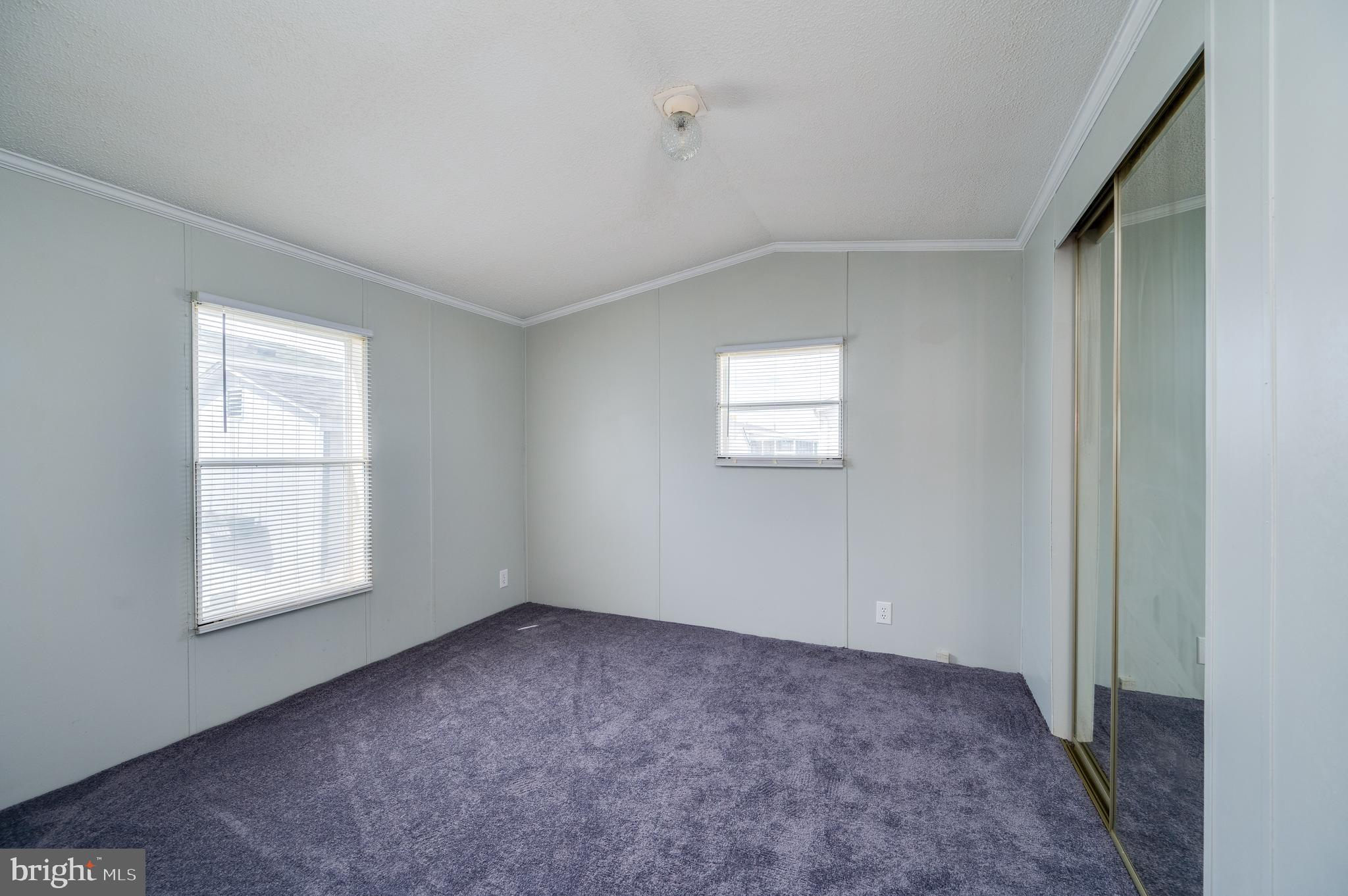 LAUREL COMMONS - Residential