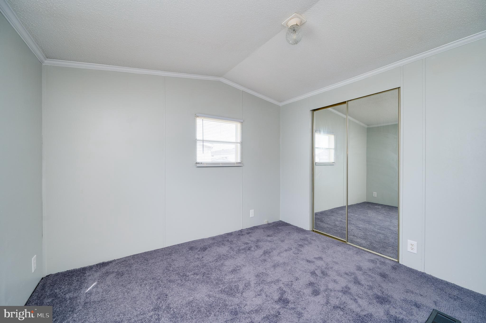 LAUREL COMMONS - Residential