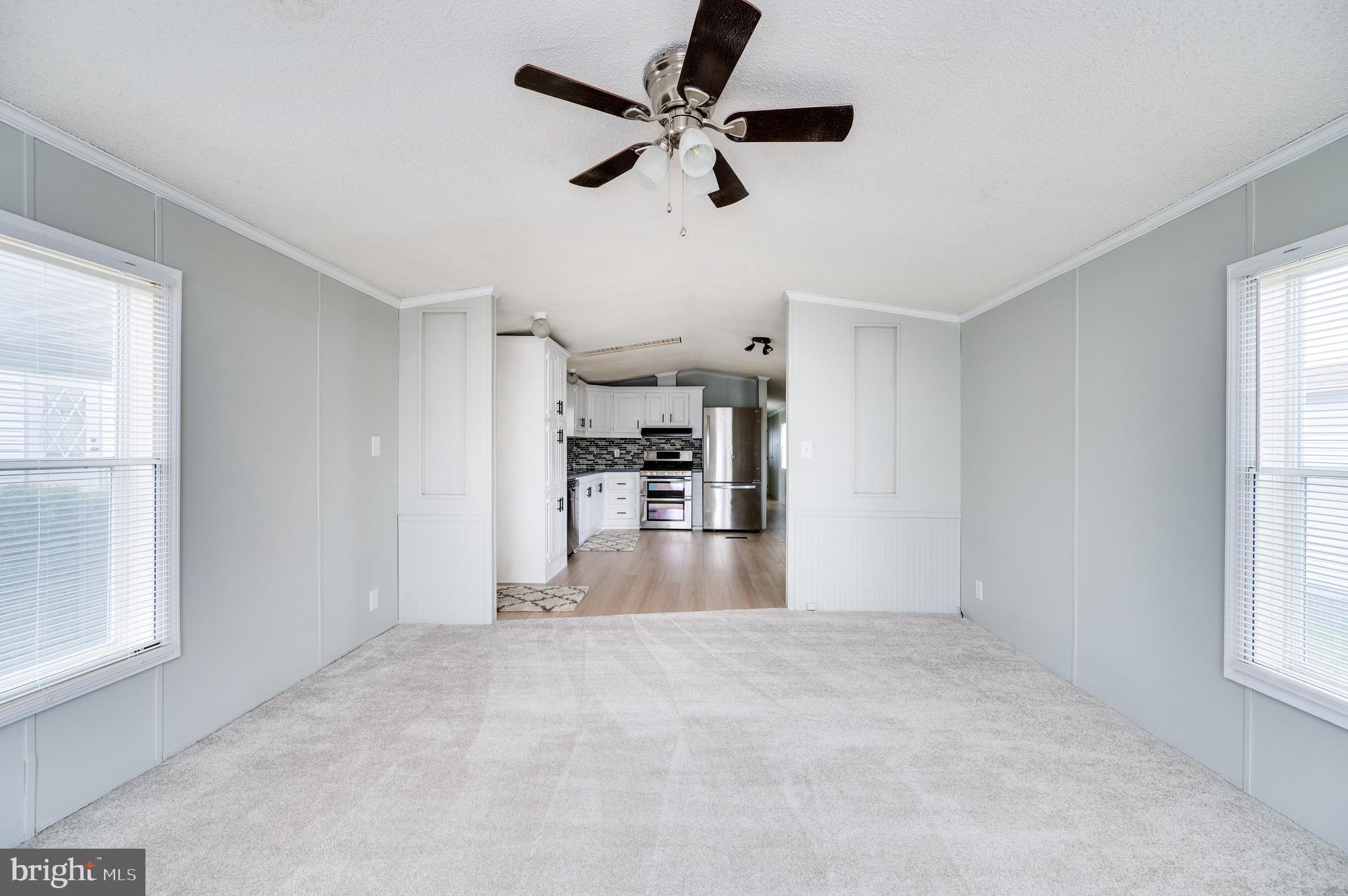 LAUREL COMMONS - Residential