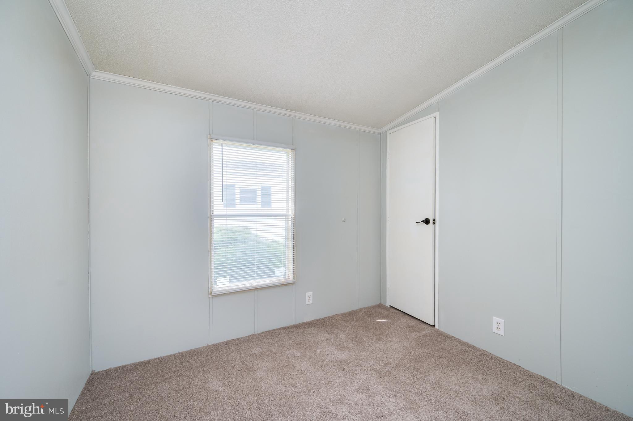 LAUREL COMMONS - Residential