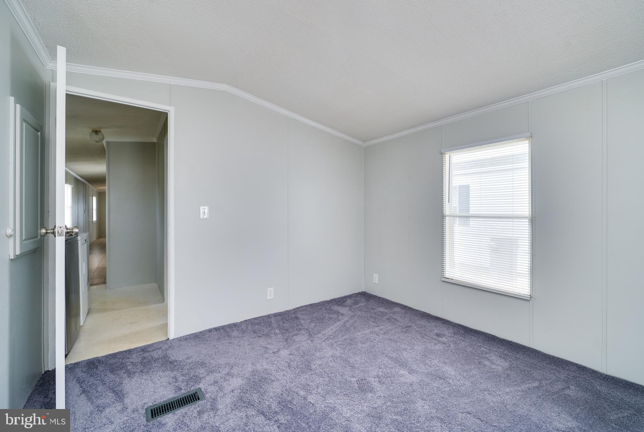 LAUREL COMMONS - Residential