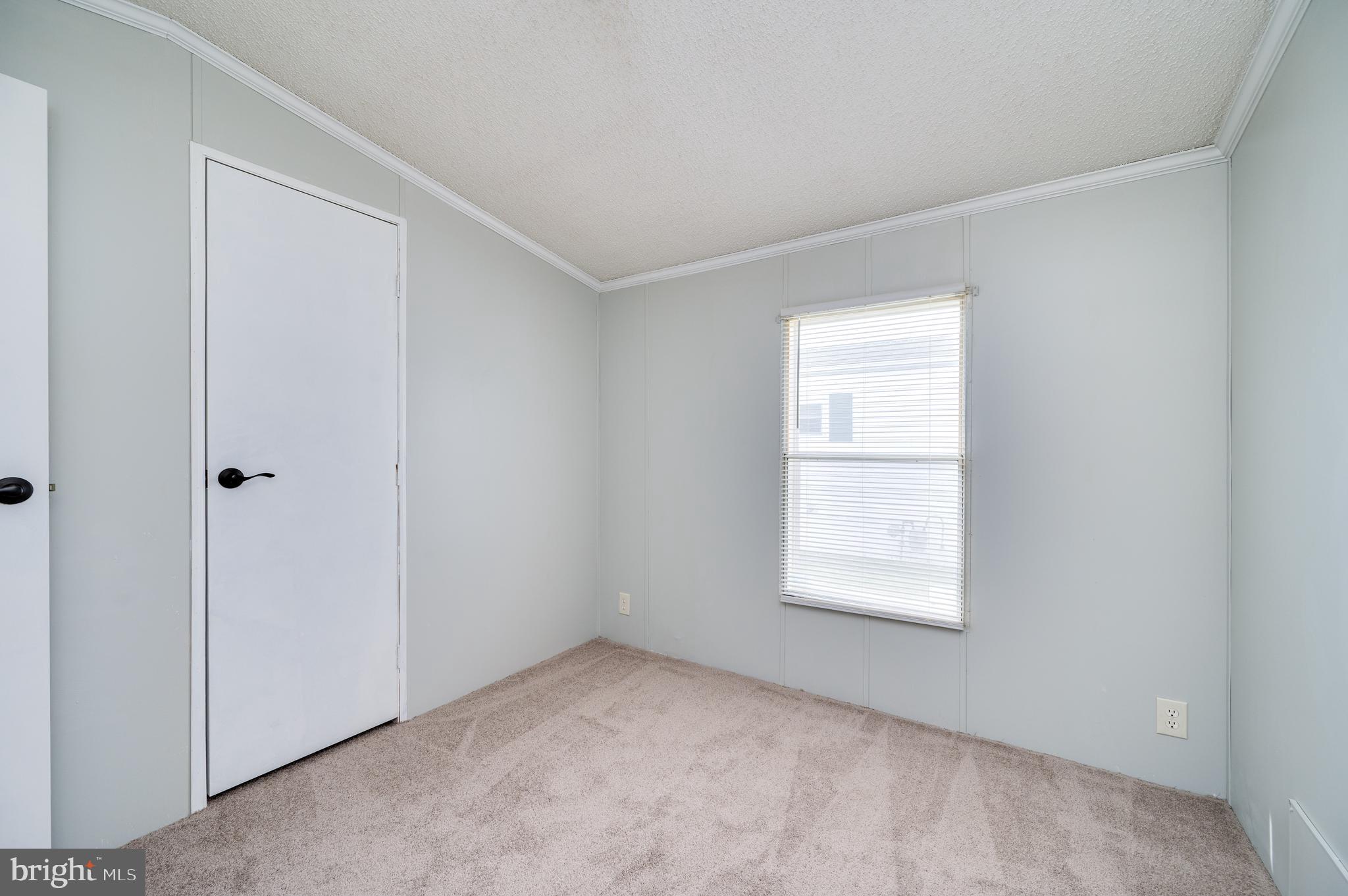 LAUREL COMMONS - Residential